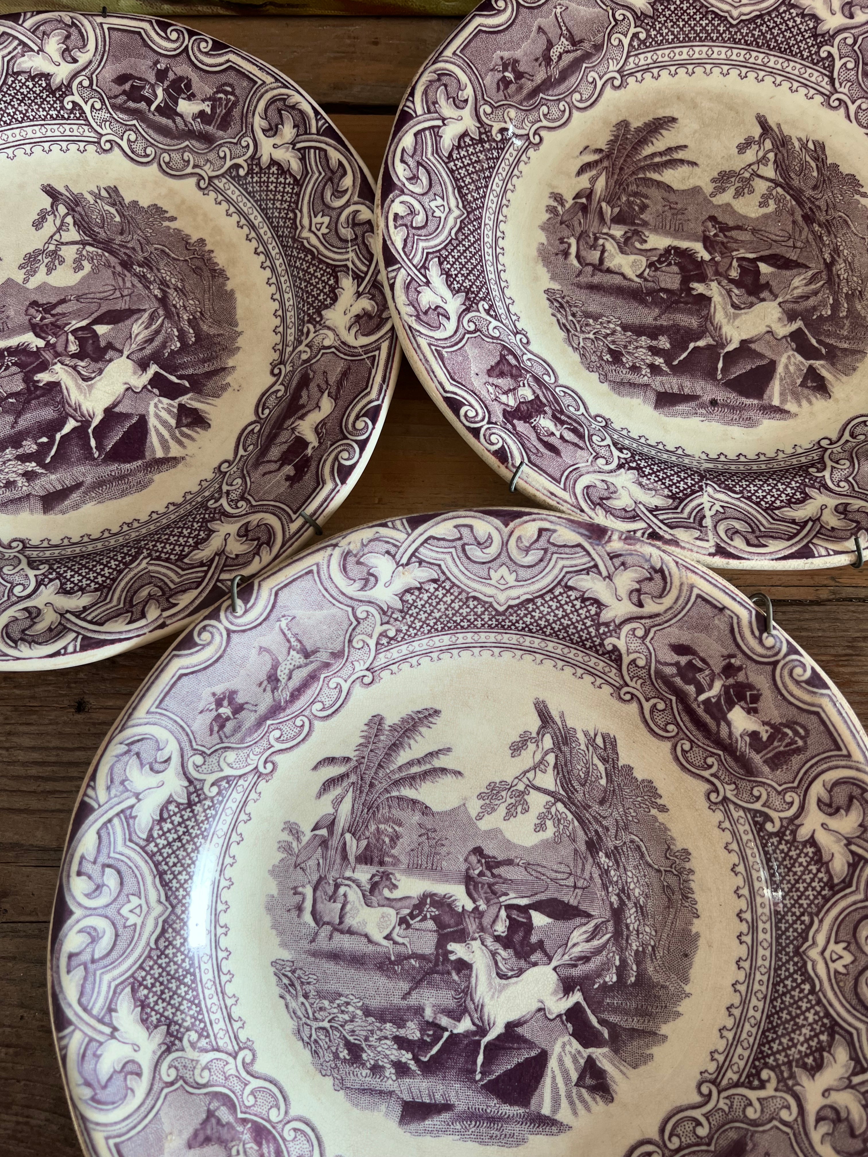 antiek bord Petrus Regout, aardewerk bord antiek, Petrus Regout bord Lasso decor, antiek paars bord Mulberry, vintage Petrus Regout servies, 19e eeuw aardewerk bord, decoratief antiek bord