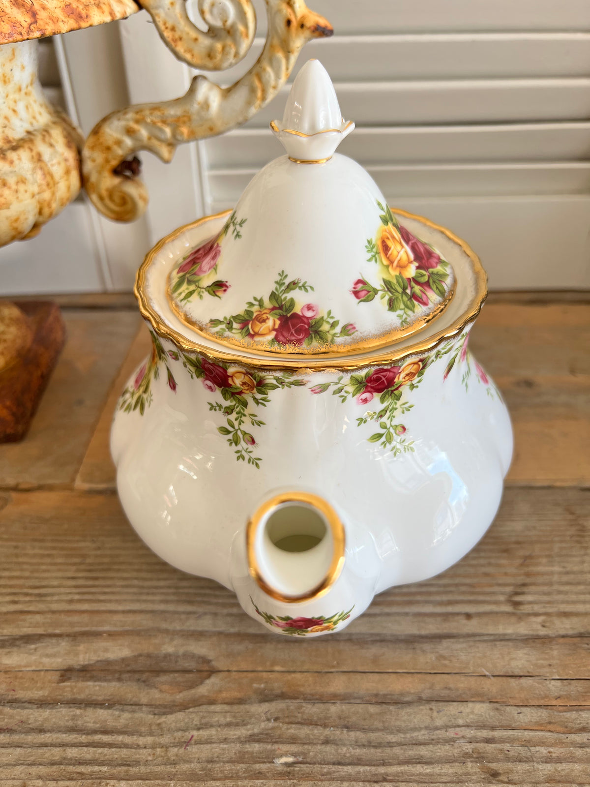 Old Countr Rose servies Royal Albert