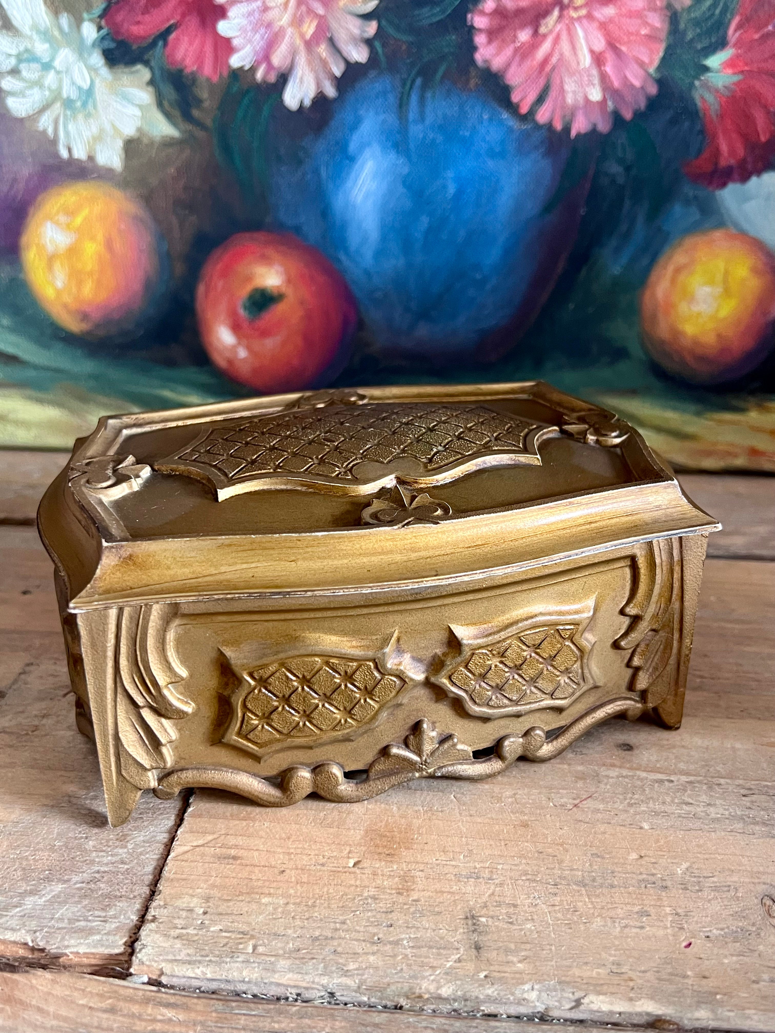 goudkleurig sieradendoosje, sieradendoosje kunststof, Italiaans vintage sieradendoosje, vintage sieradendoosje, sieraden opbergen, sieradendoosje goudkleurig, sieradendoosje cadeau.