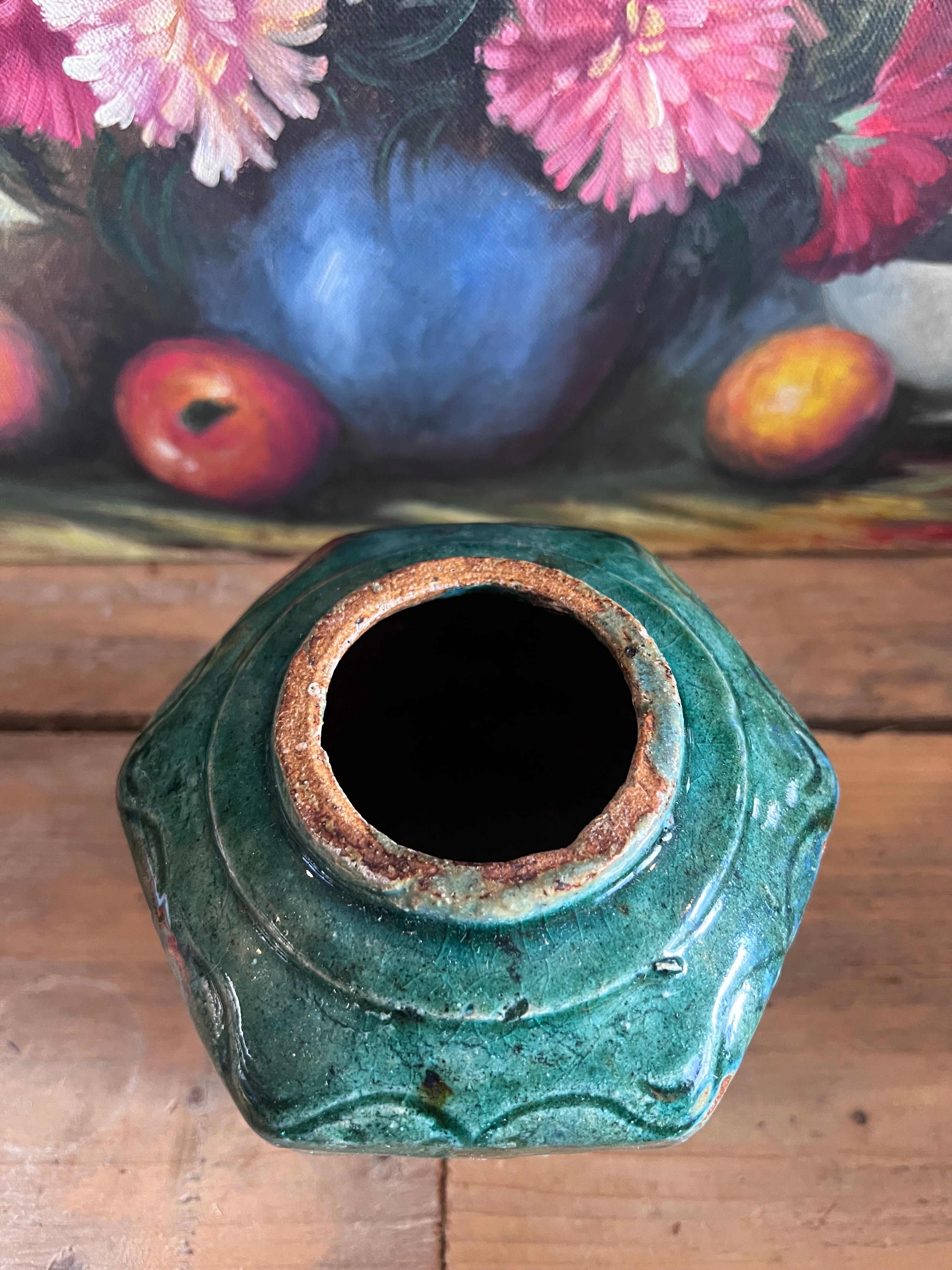 antieke Chinese gemberpot, Shiwan keramiek, authentieke Shiwan gemberpot, Chinese keramiek antiek, traditionele Chinese gemberpot, Shiwan pottery, antiek Aziatisch keramiek, vintage Chinese gemberpot, handgemaakte Shiwan pot, historische Chinese keramiek.