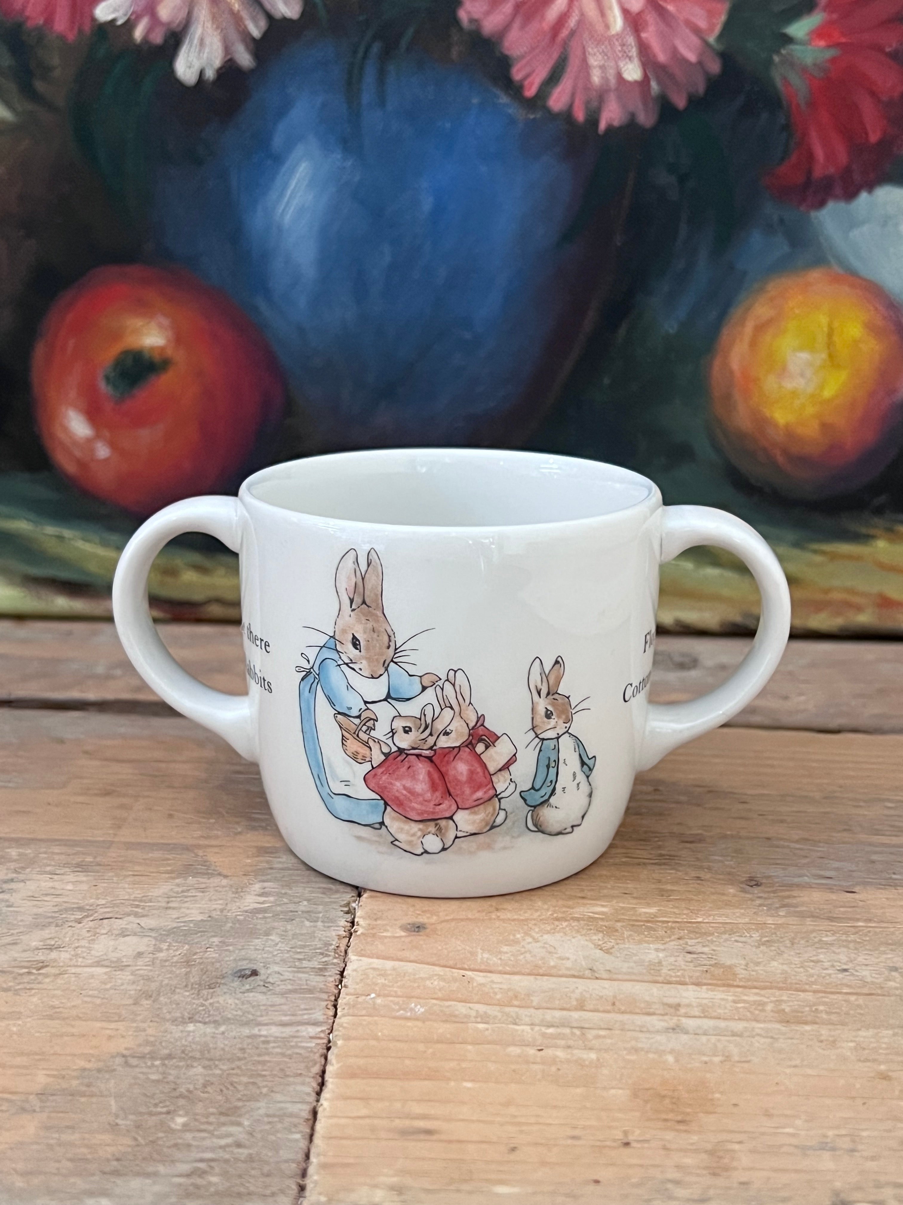 Peter Rabbit mok, Peter Rabbit mok met twee oren, Wedgwood porselein mok, porseleinen mok Peter Rabbit, kindermok, cadeau Peter Rabbit, Wedgwood servies, mok met illustraties, luxe porselein mok, theemok Peter Rabbit.