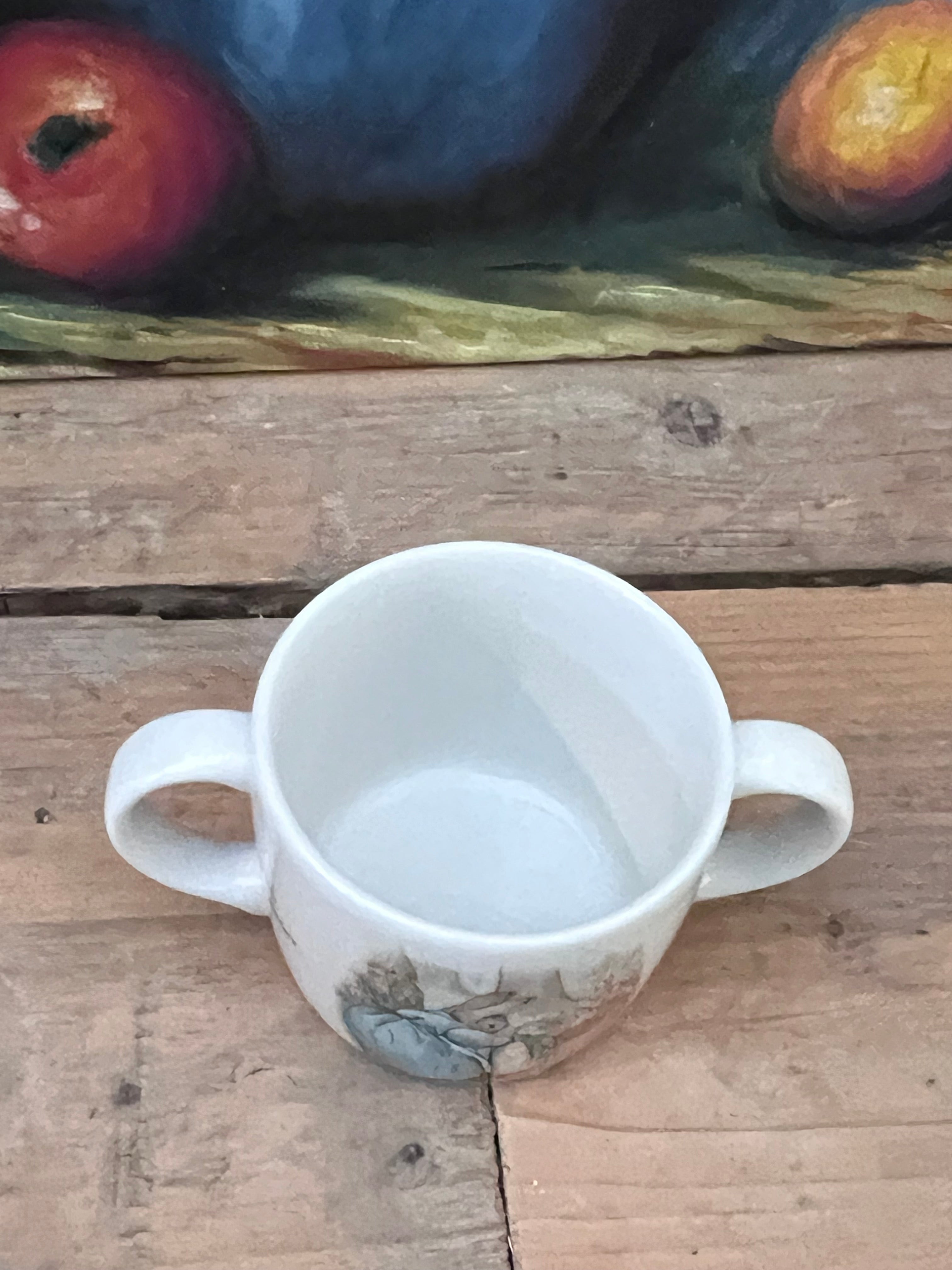 Peter Rabbit mok, Peter Rabbit mok met twee oren, Wedgwood porselein mok, porseleinen mok Peter Rabbit, kindermok, cadeau Peter Rabbit, Wedgwood servies, mok met illustraties, luxe porselein mok, theemok Peter Rabbit.