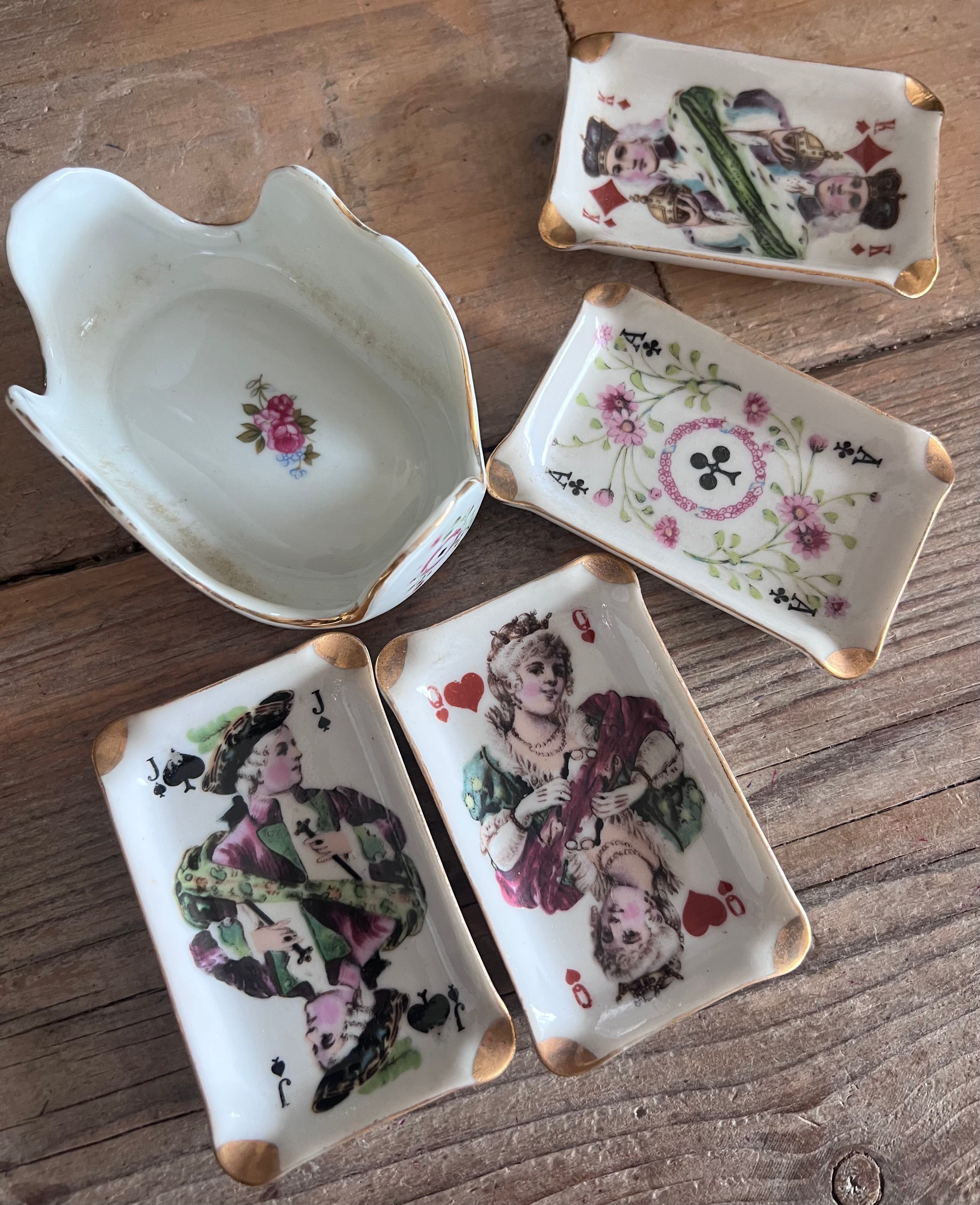 speelkaart bakje porselein, bridge bakjes met houder, porseleinen kaartspel organizer, kaartspelaccessoires, bridge accessoires porselein, stijlvolle kaartspel houder, cadeau voor kaartliefhebber