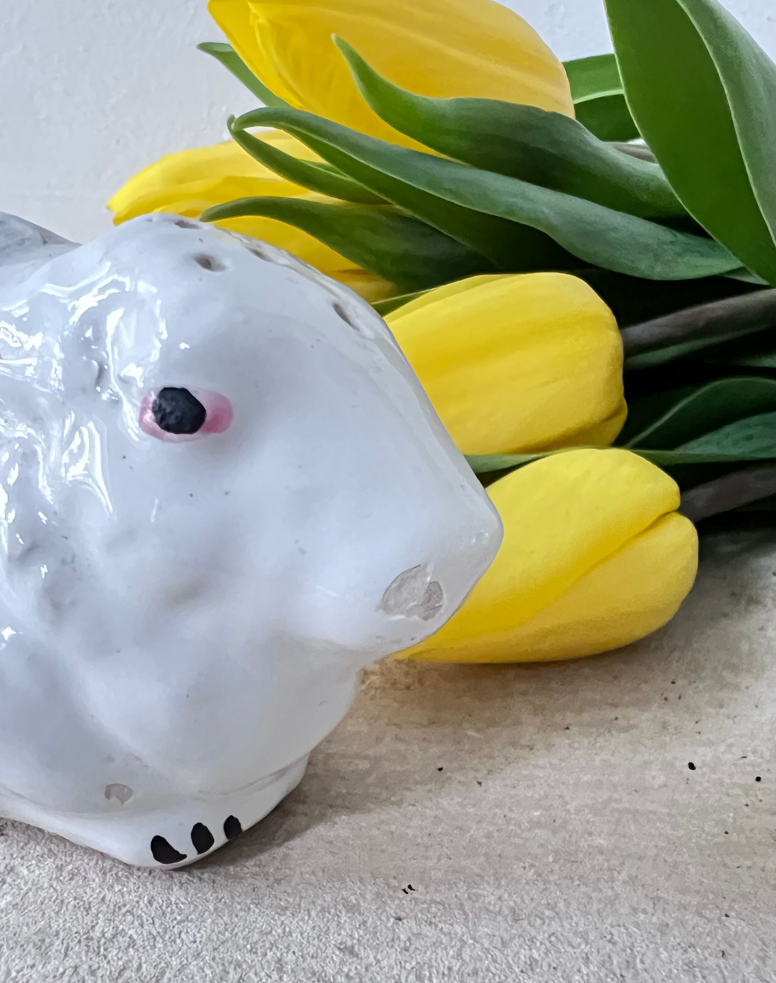 brocante zoutvaatje, zoutvaatje witte haas, vintage zoutvaatje, brocante servies, tafeldecoratie brocante, zoutbakje haas, nostalgisch servies, retro zoutvaatje