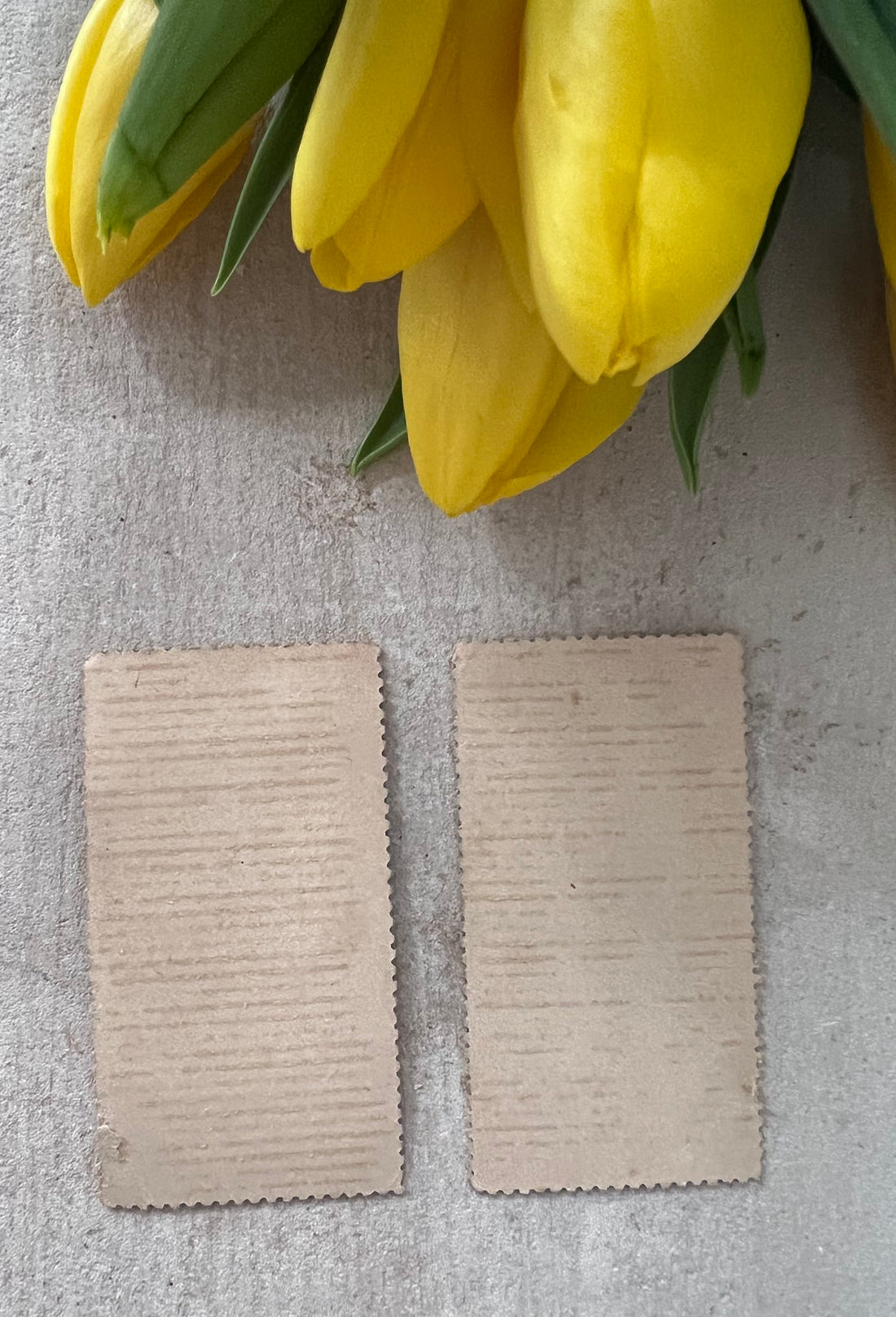 Twee antieke zondagschoolplaatjes met kuikentje - paasdecoratie