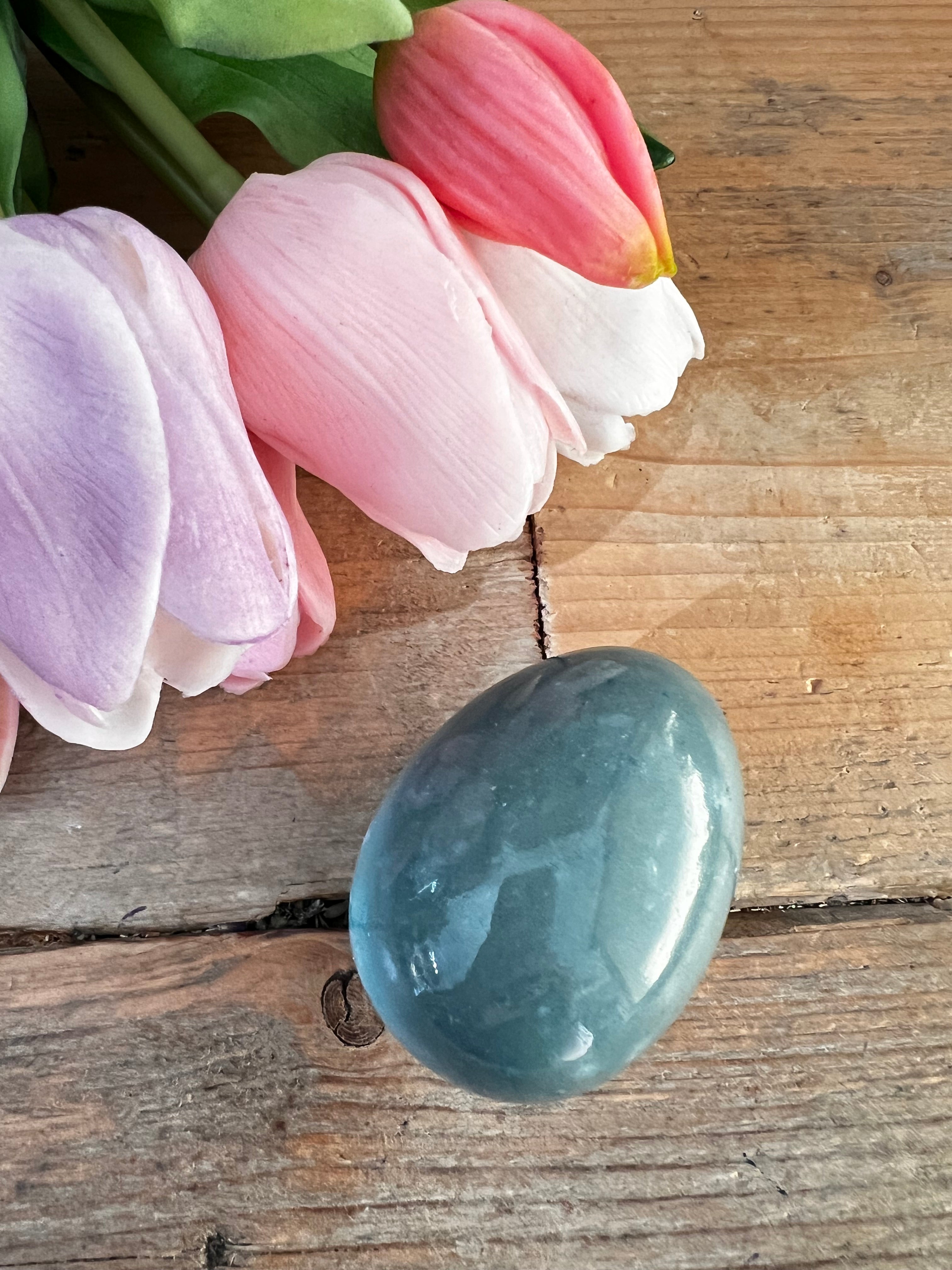 aquagroen paasei, paasei natuursteen, marmeren paasei, duurzame paasdecoratie, handgemaakt paasei, paasei decoratie.