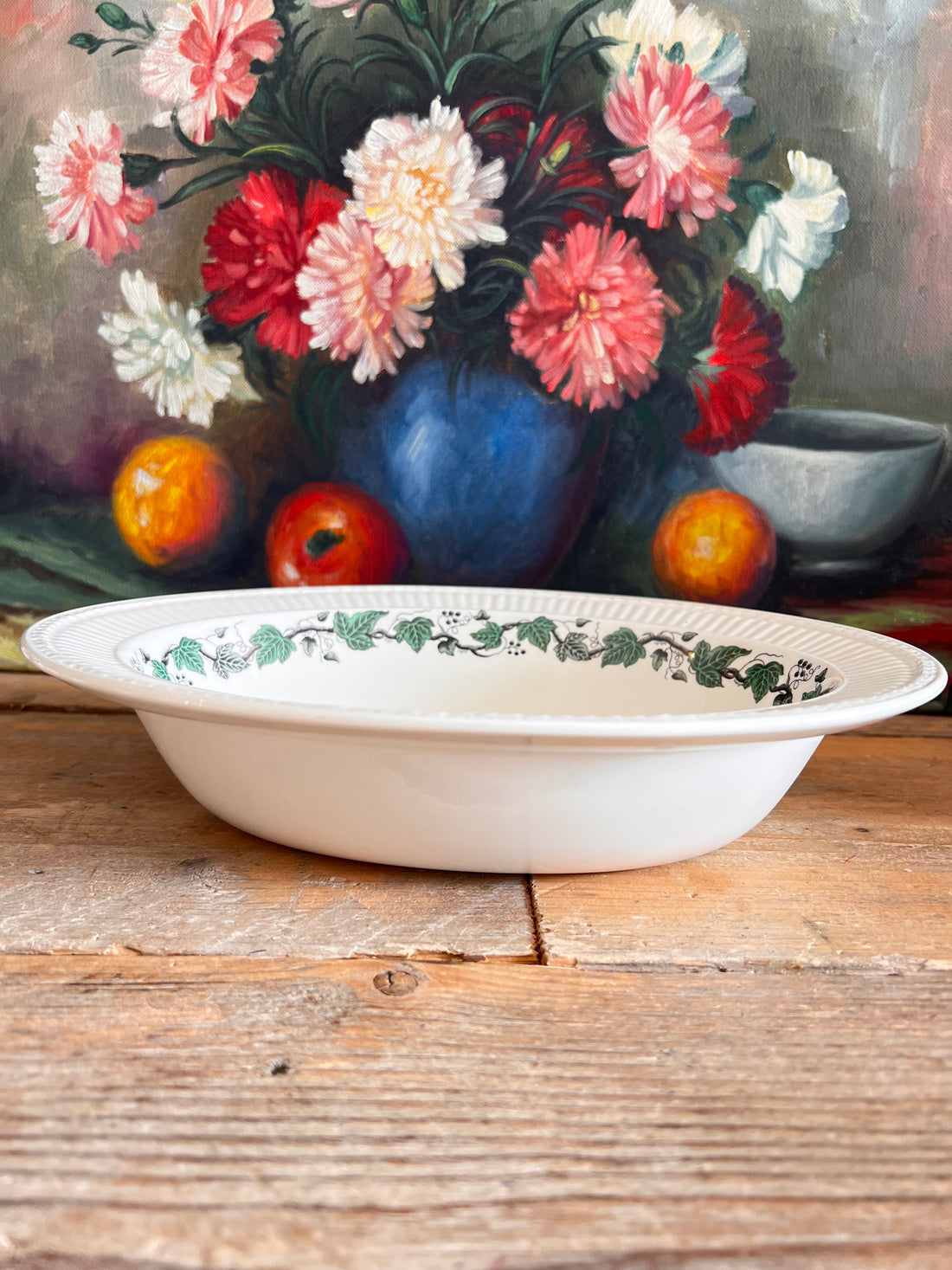 Wedgwood Stratford diepe ovale serveerschaal, Wedgwood serveerschaal fine bone china, ovale serveerschaal Engels porselein, klassieke Wedgwood serveerschaal, luxe serveerschaal Wedgwood, Stratford servies, diep ovale serveerschaal