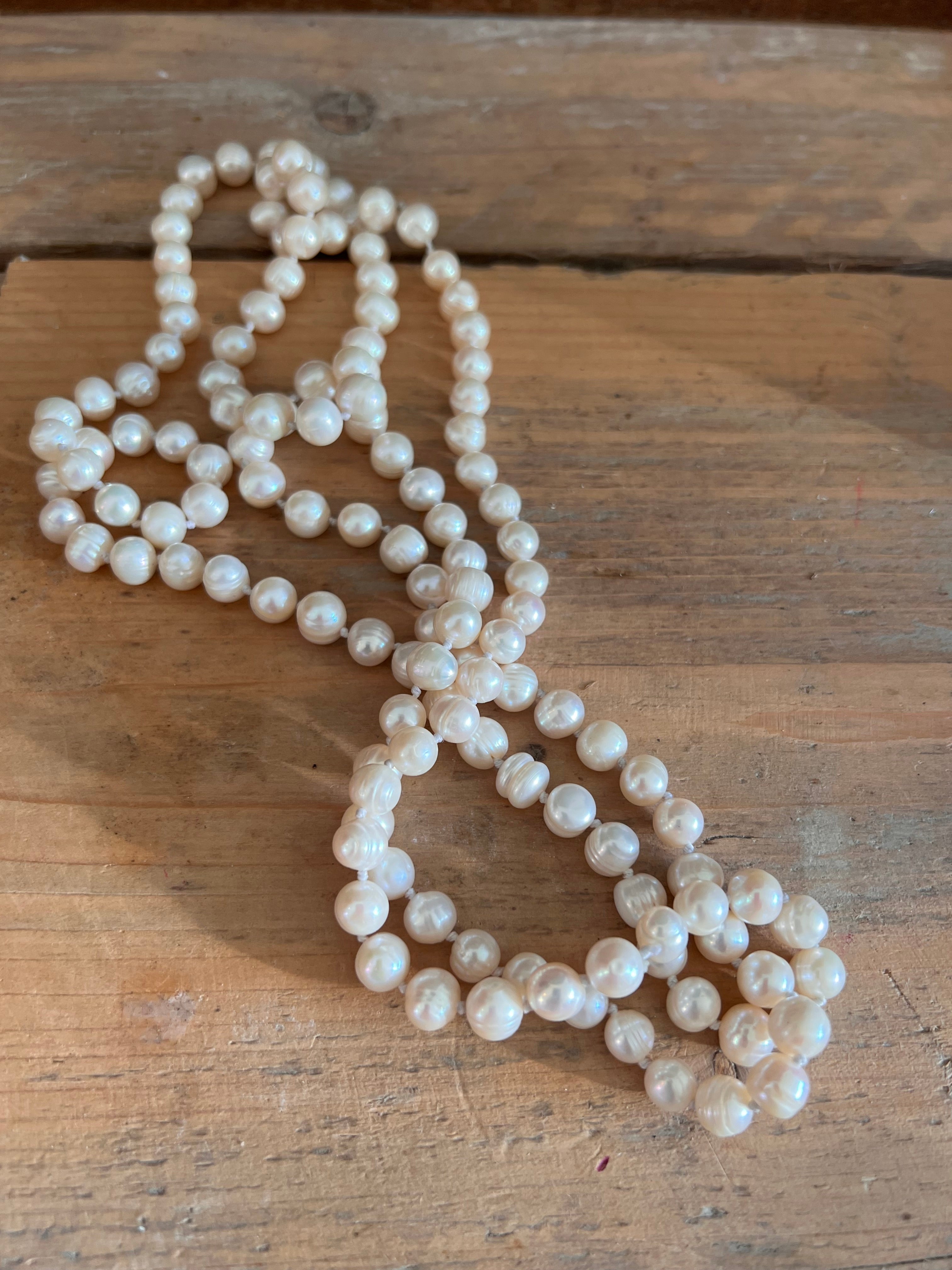 Handgeknoopte parelketting