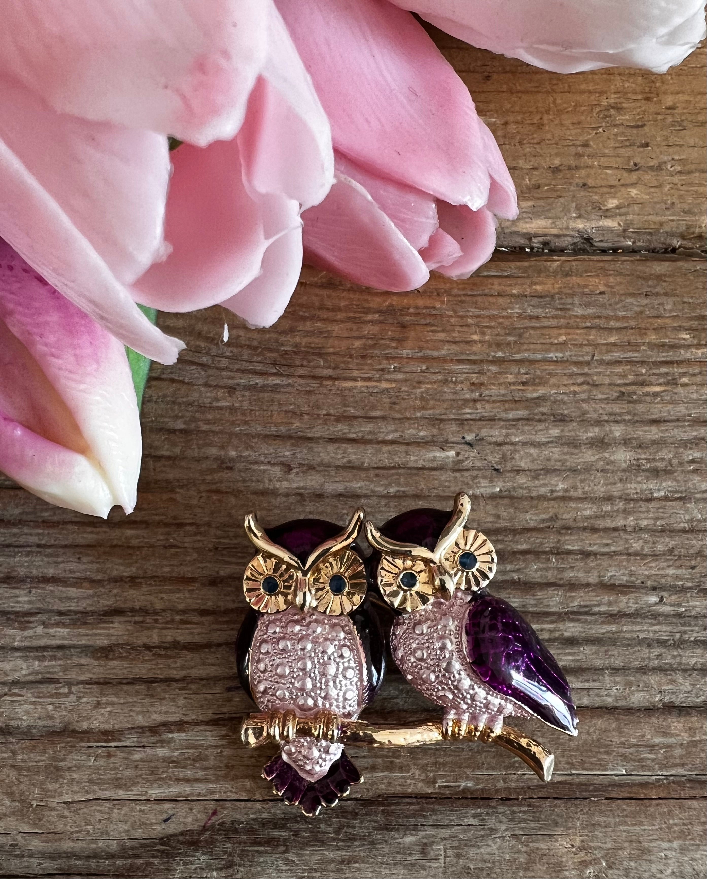 vintage uilen broche, geemailleerde broche, paarse broche, strass sieraden, dierensieraden vintage, unieke broche uil, opvallende sieraden, vintage accessoires