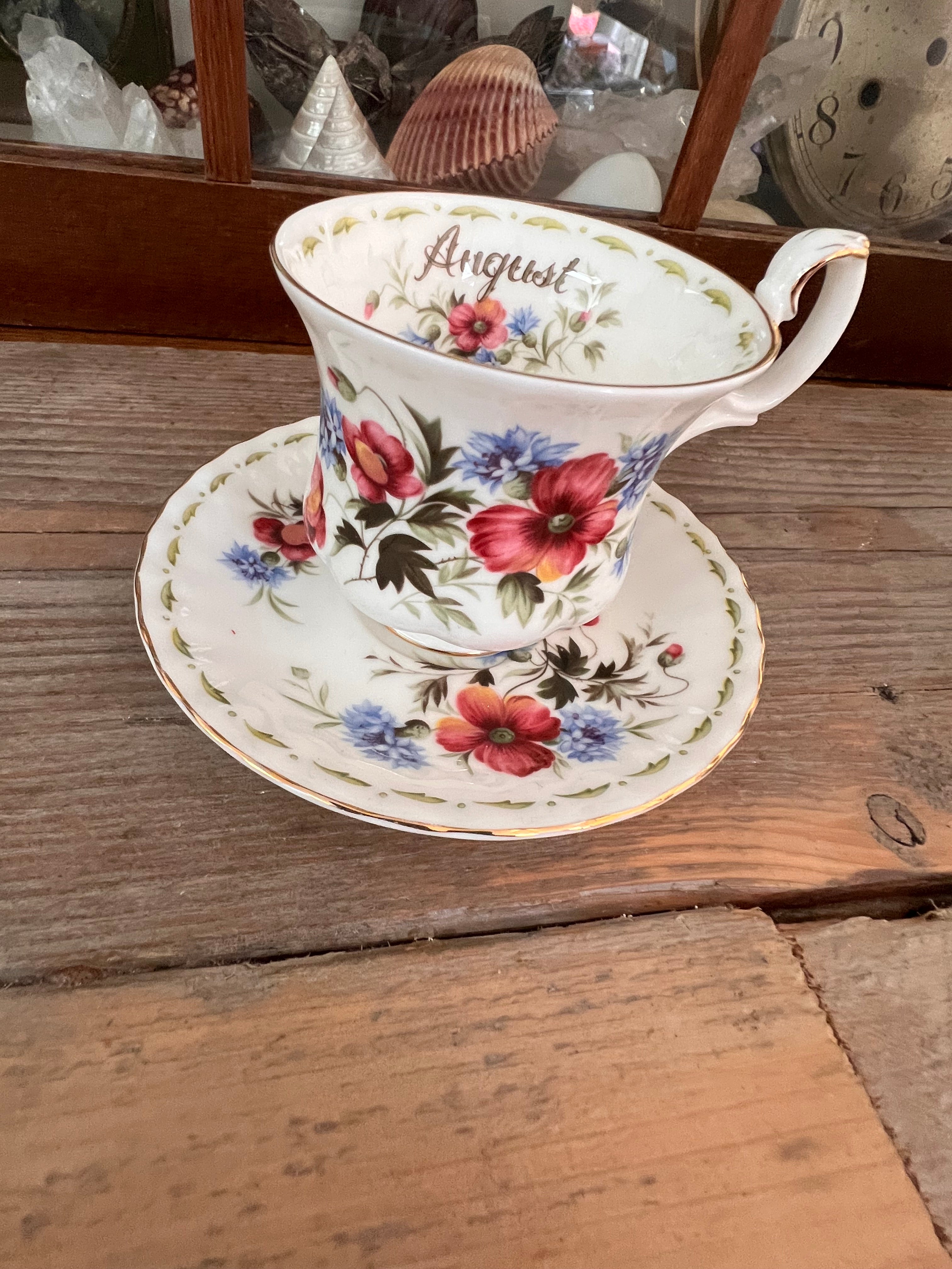 Kop en schotel Flowers of the Month August