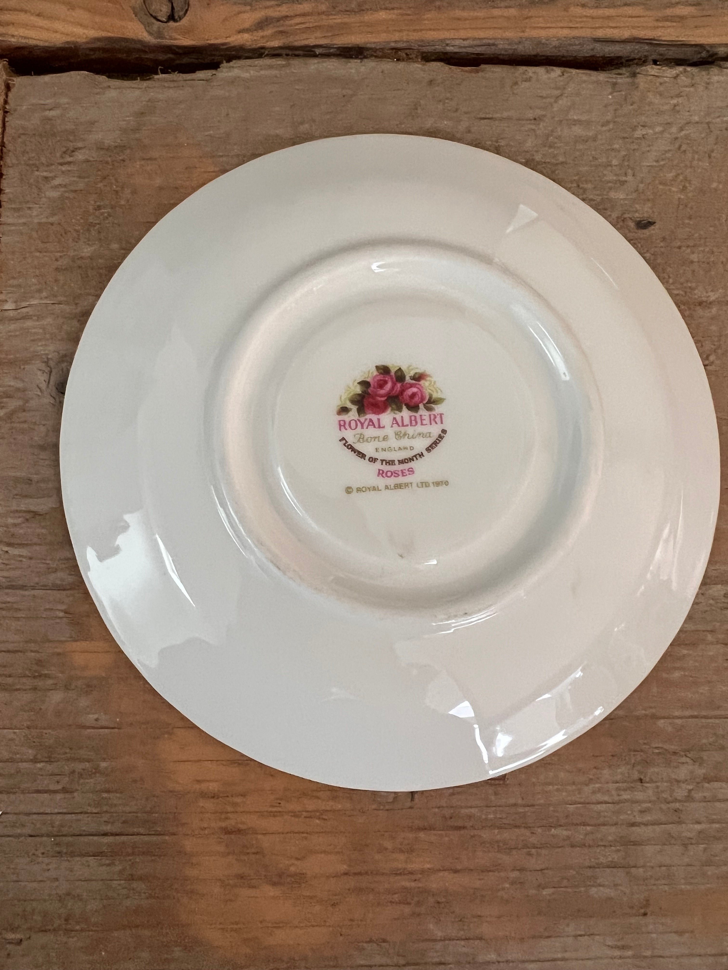 Royal Albert flower of the month schotel
