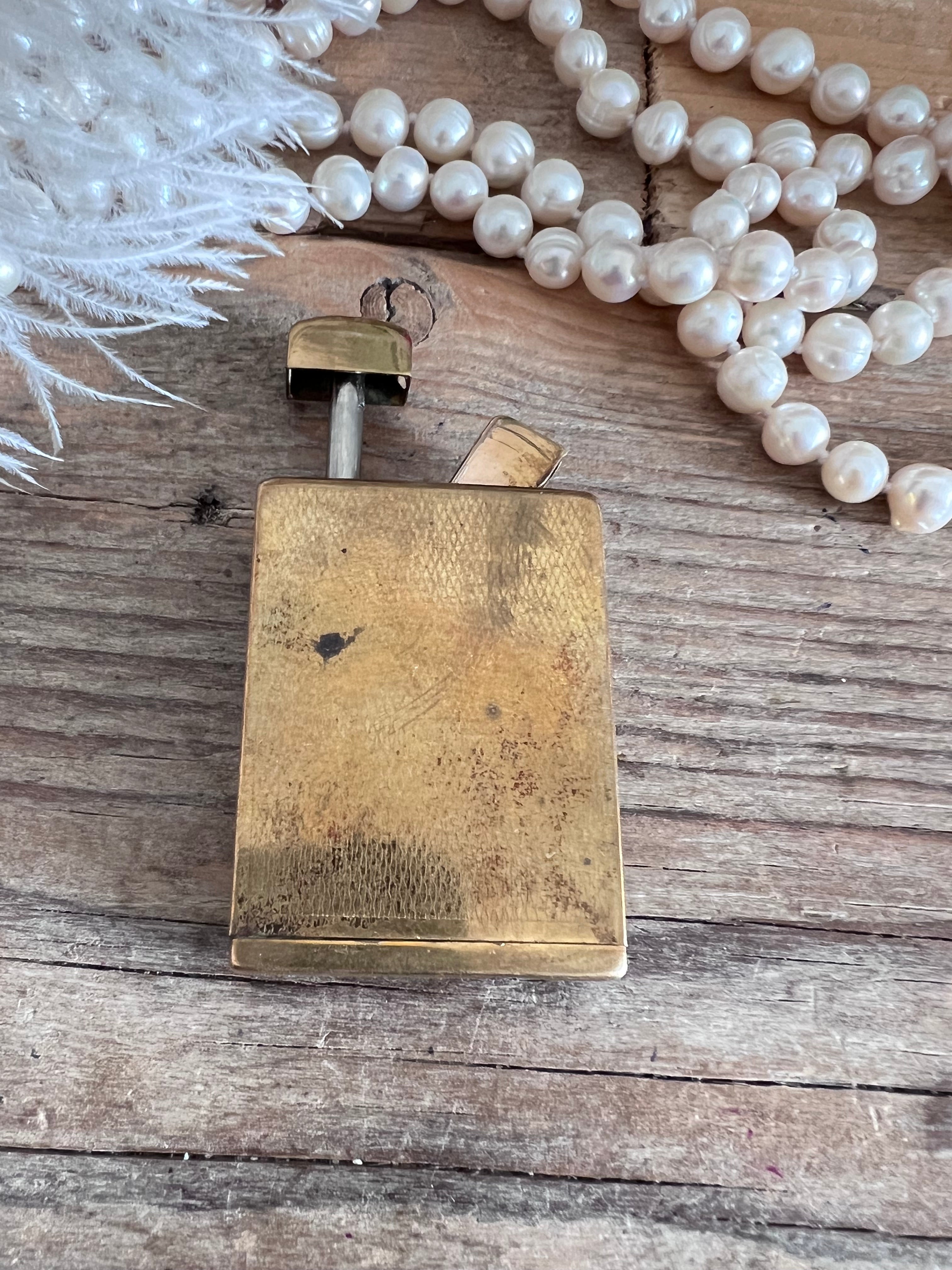 Art Deco parfumverstuiver, La Donna parfumverstuiver, parfumverstuiver met parelmoer, vintage parfumverstuiver, collectors item parfumverstuiver, zeldzame parfumverstuiver, parfumverstuiver bijvullen, unieke parfumverstuiver, Art Deco cadeau, luxe vintage parfumaccessoire.