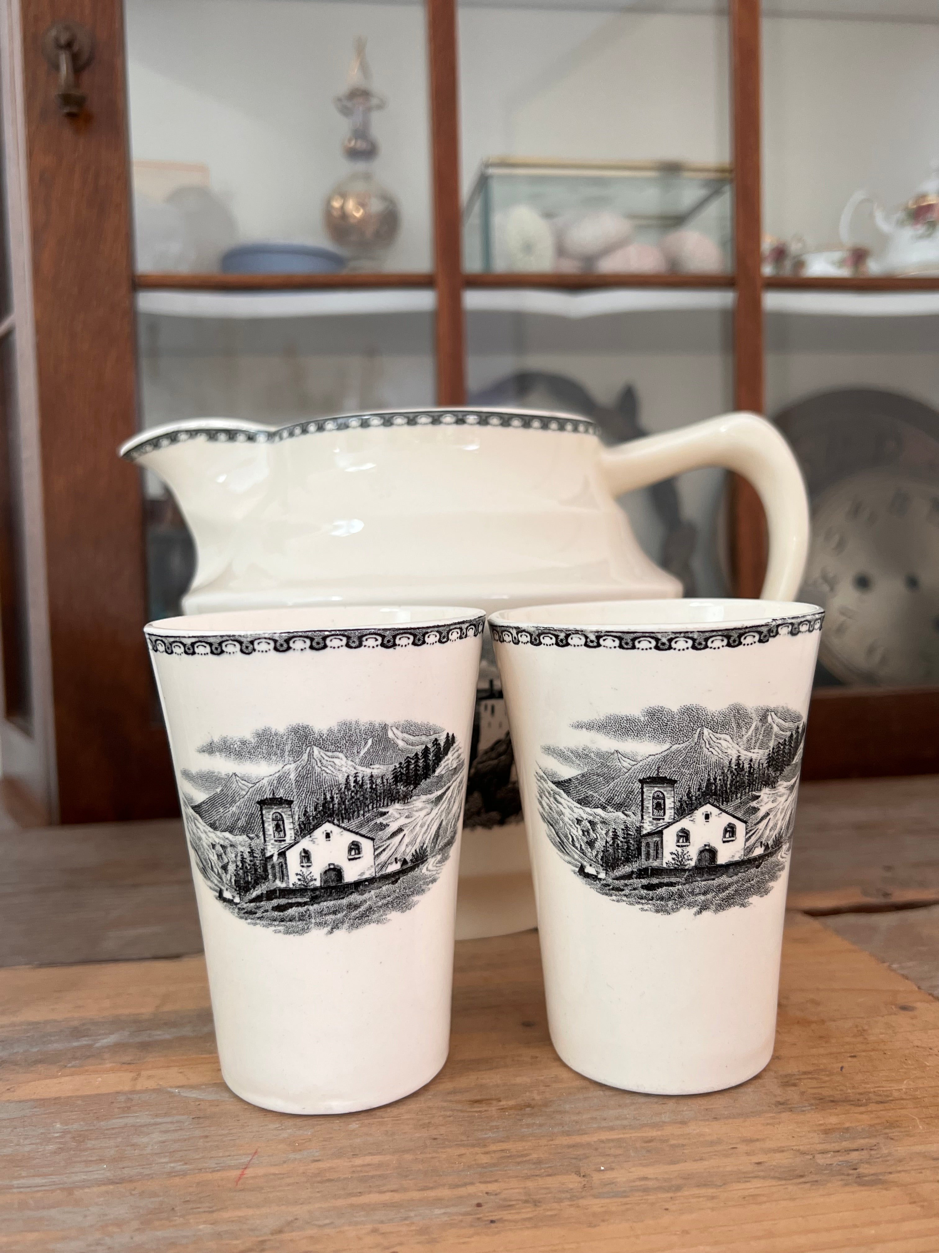 Melkkan met bekers Society Ceramique Maastricht keramiek antiek vintage servies