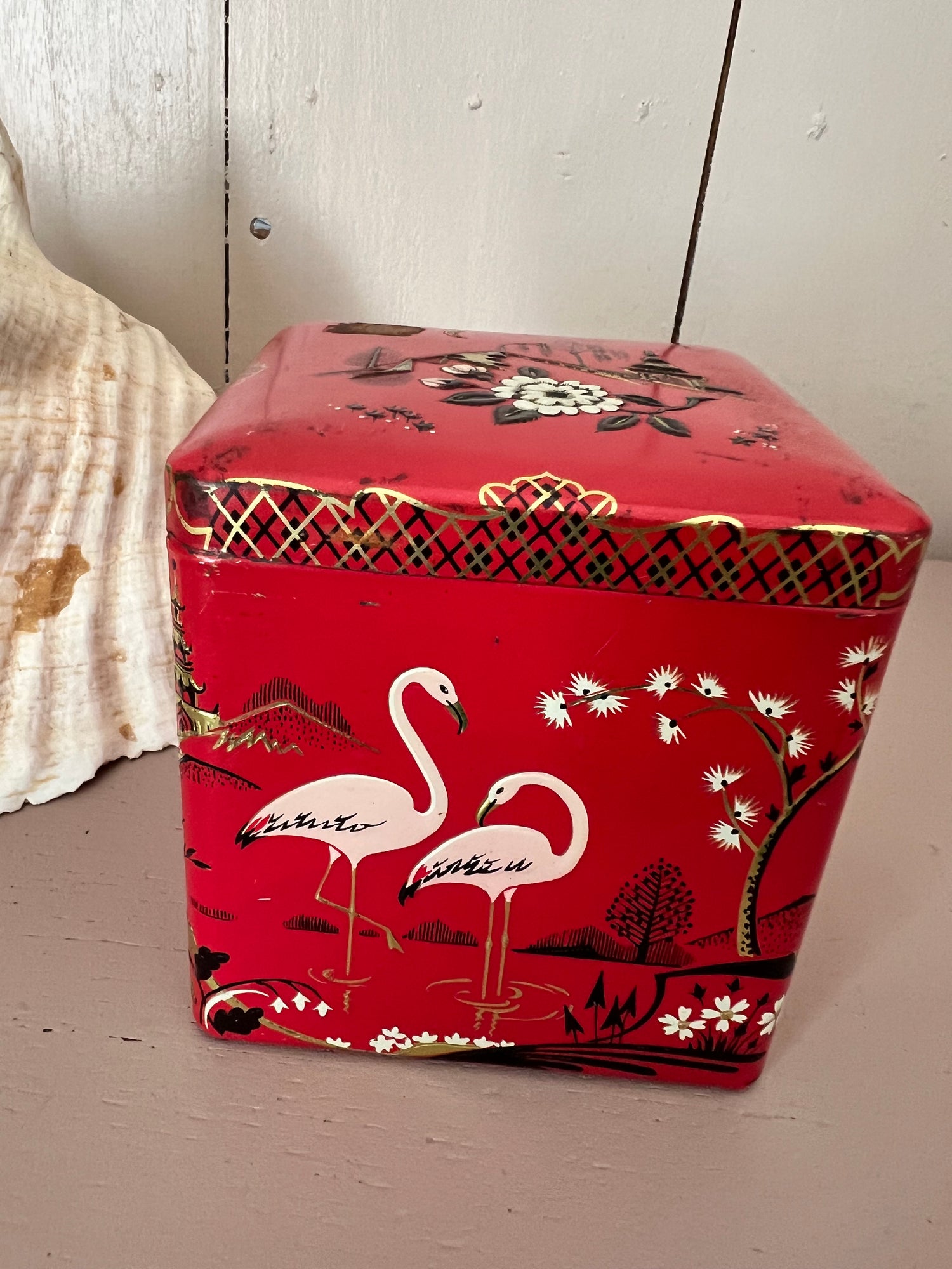 Flamingo theeblik uit vervlogen tijden