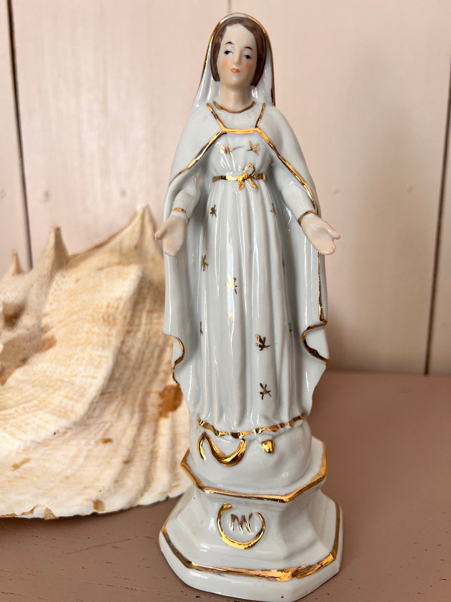 Maria beeldje antiek wit