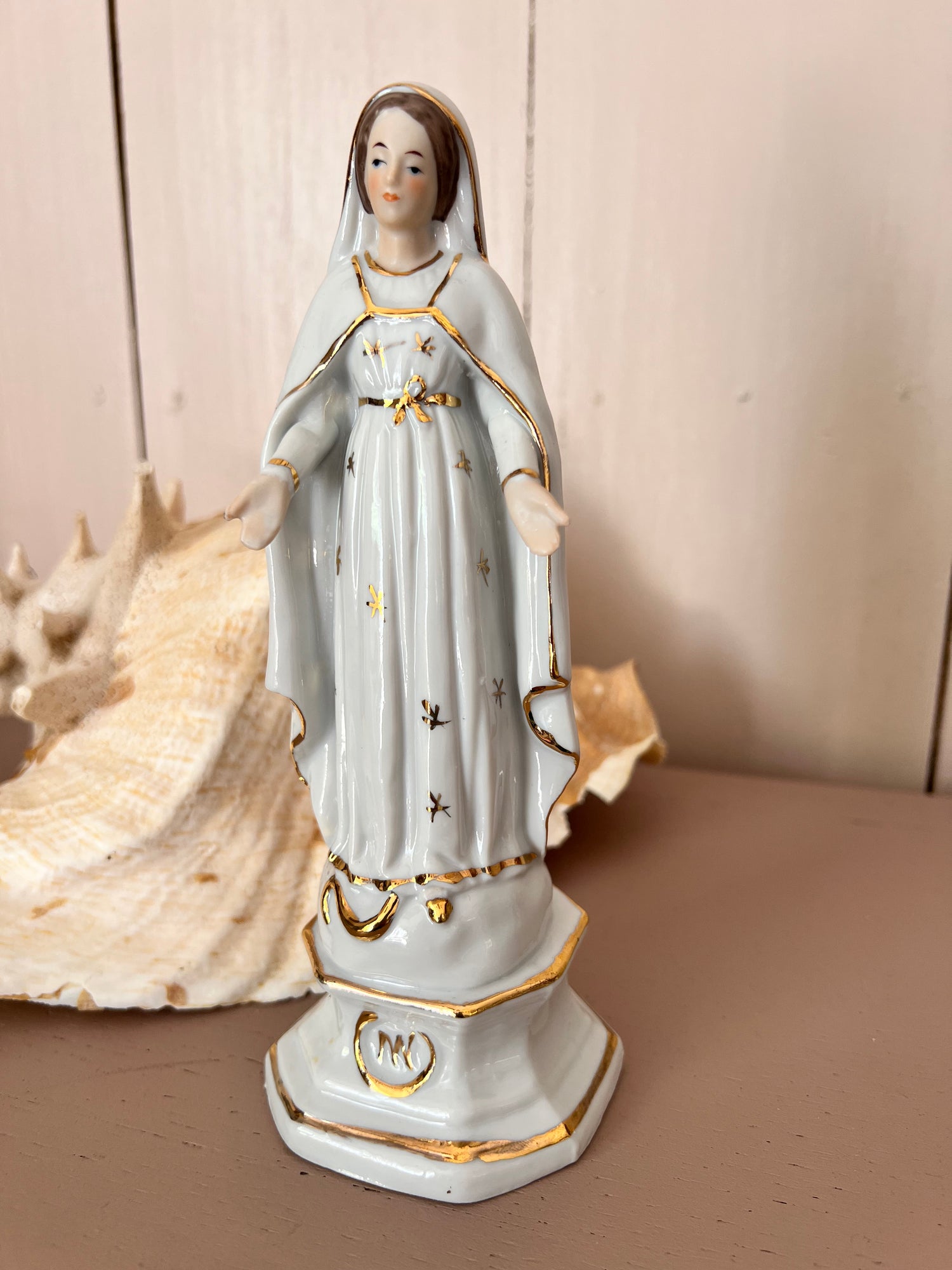 Maria beeldje wit porselein