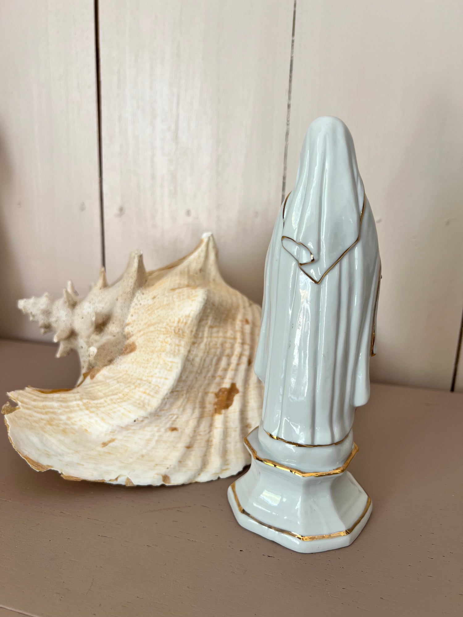 Maria beeldje van porselein