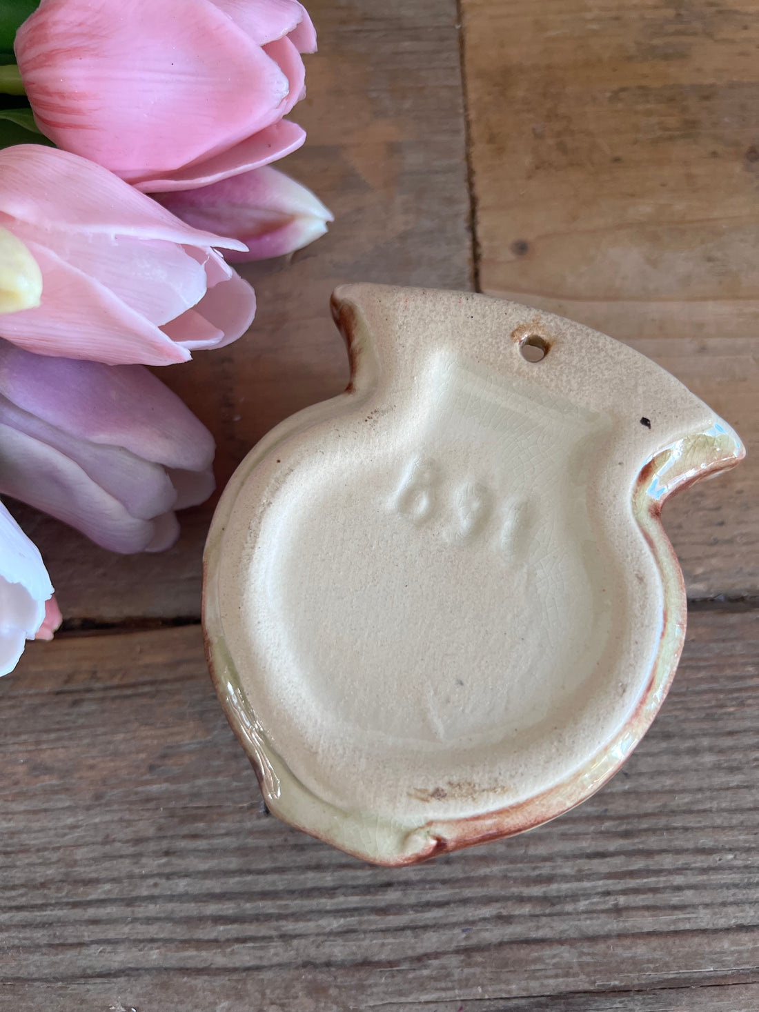 vintage muurvaasje keramiek, keramisch muurvaasje West Germany, muurvaas vintage, West Germany keramiek wandvaas, retro muurdecoratie keramiek, vintage wandvaasje.