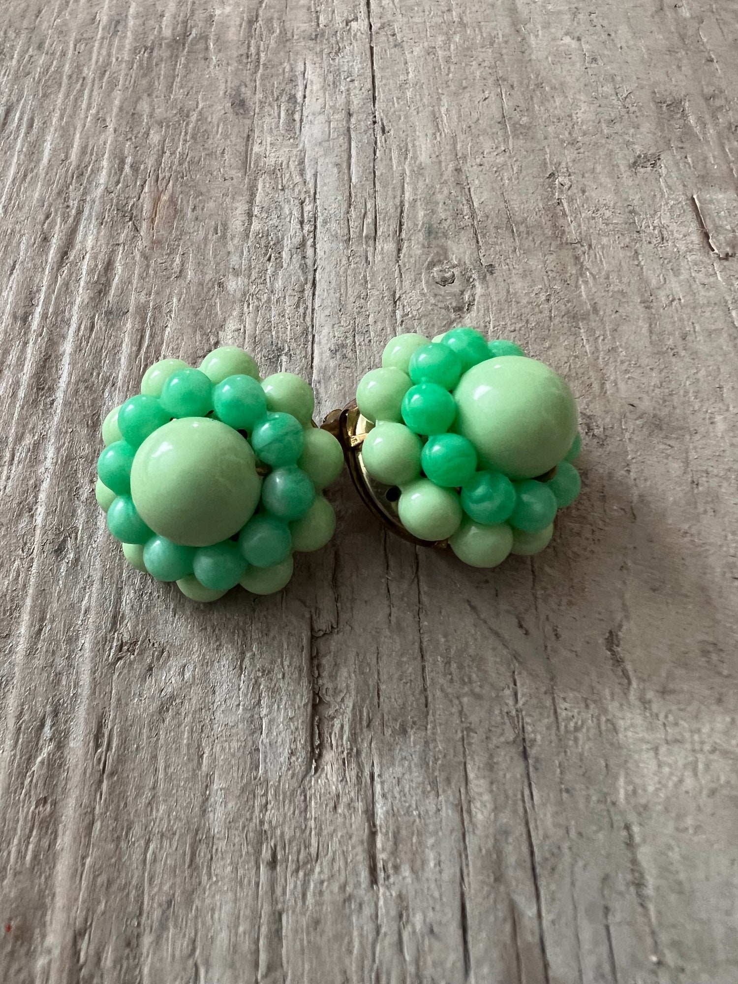 Retro bloemen oorclips duo groen