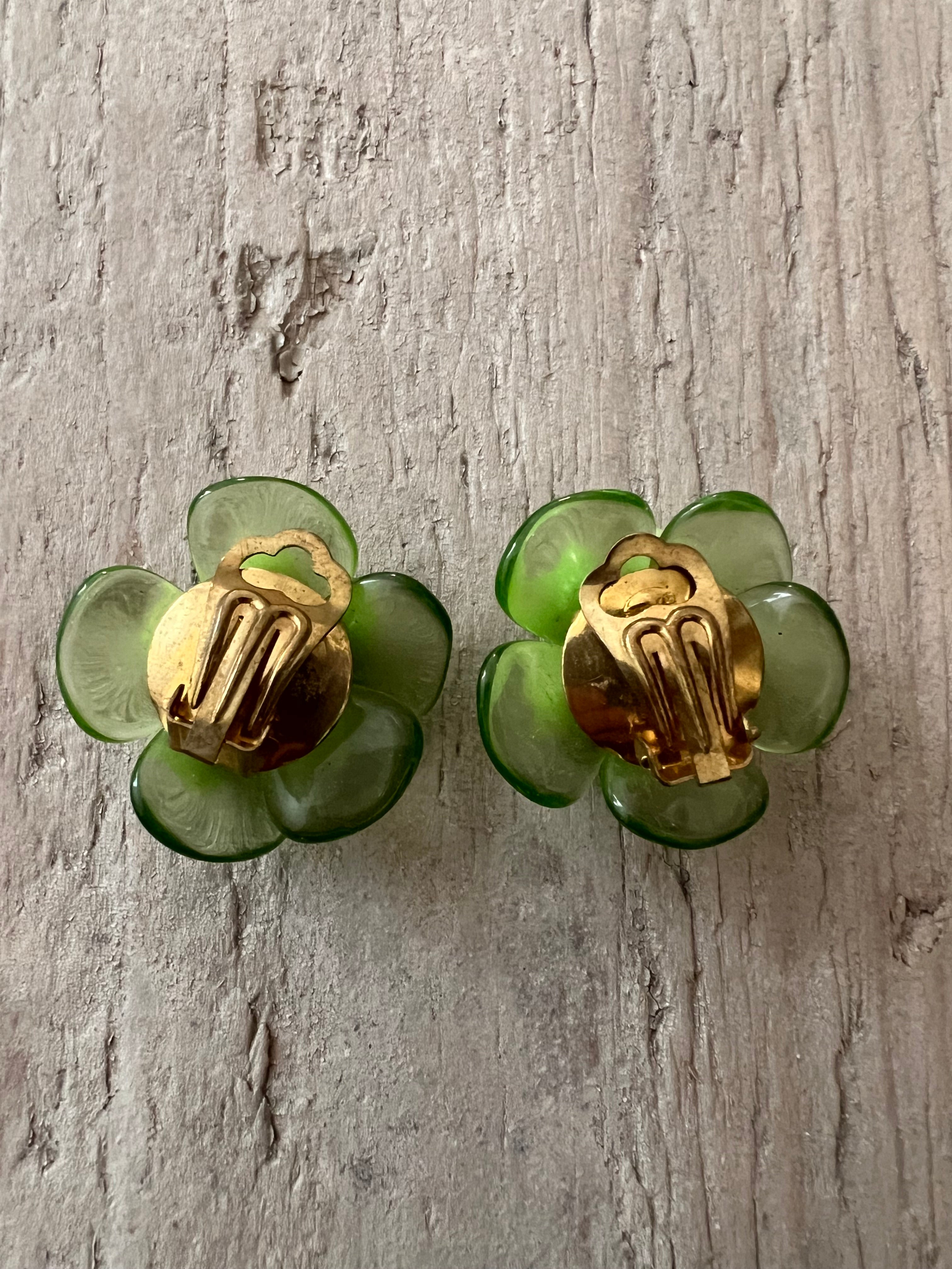 Green vintage ear clips flower