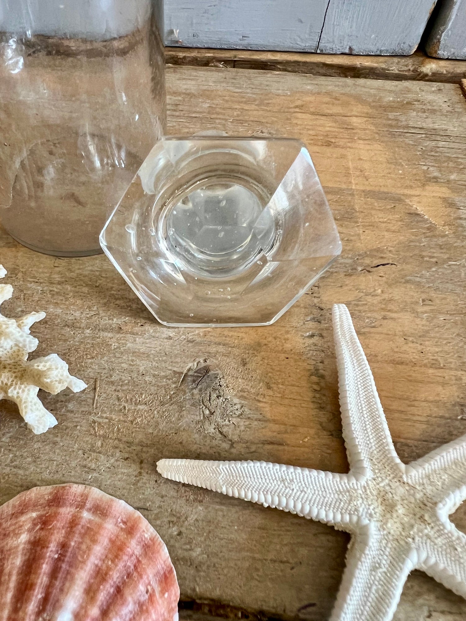 Antiek apothekersflesje met facetgeslepen dop