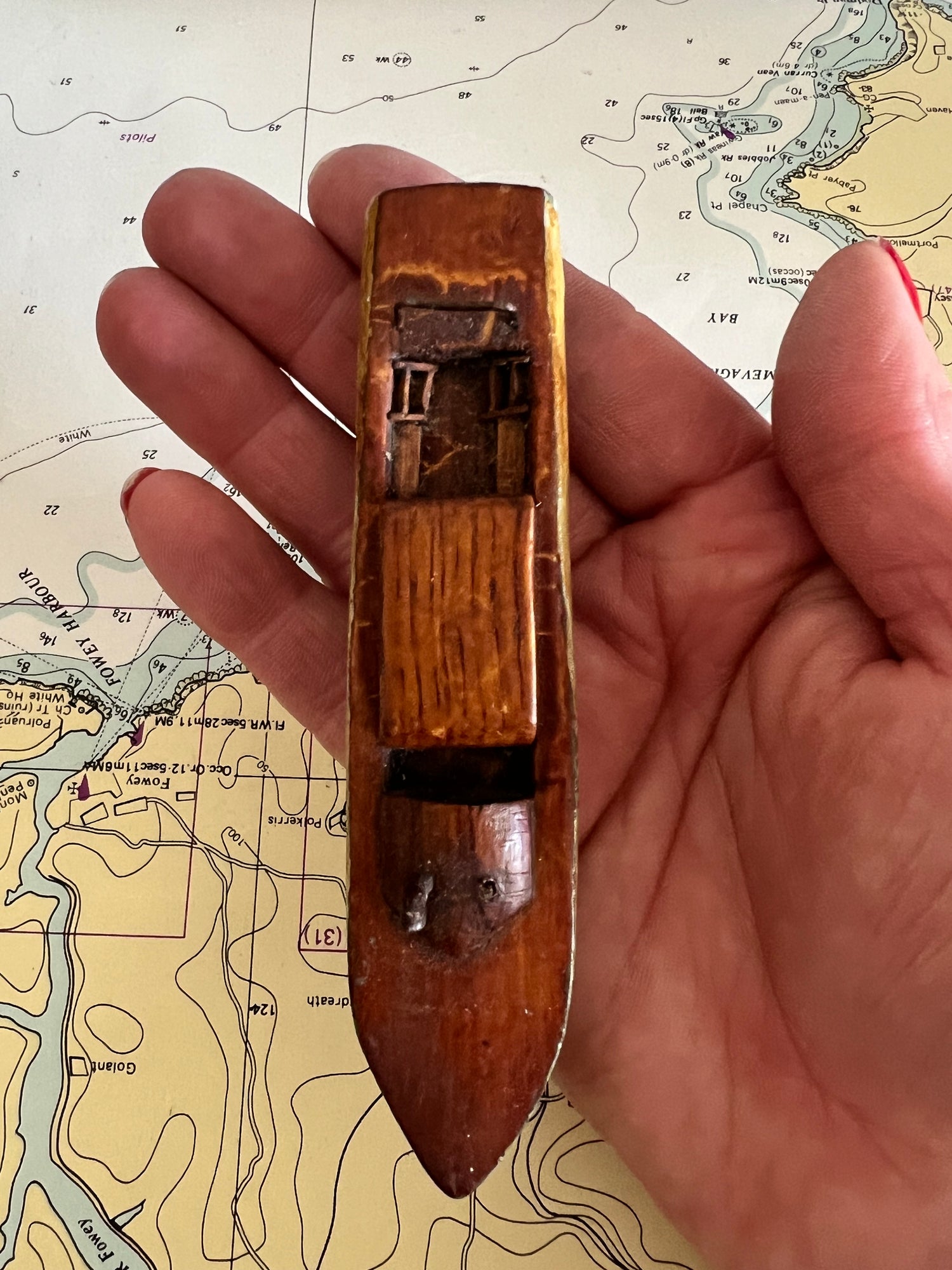 Bretons speelgoedbootje voor letterbak