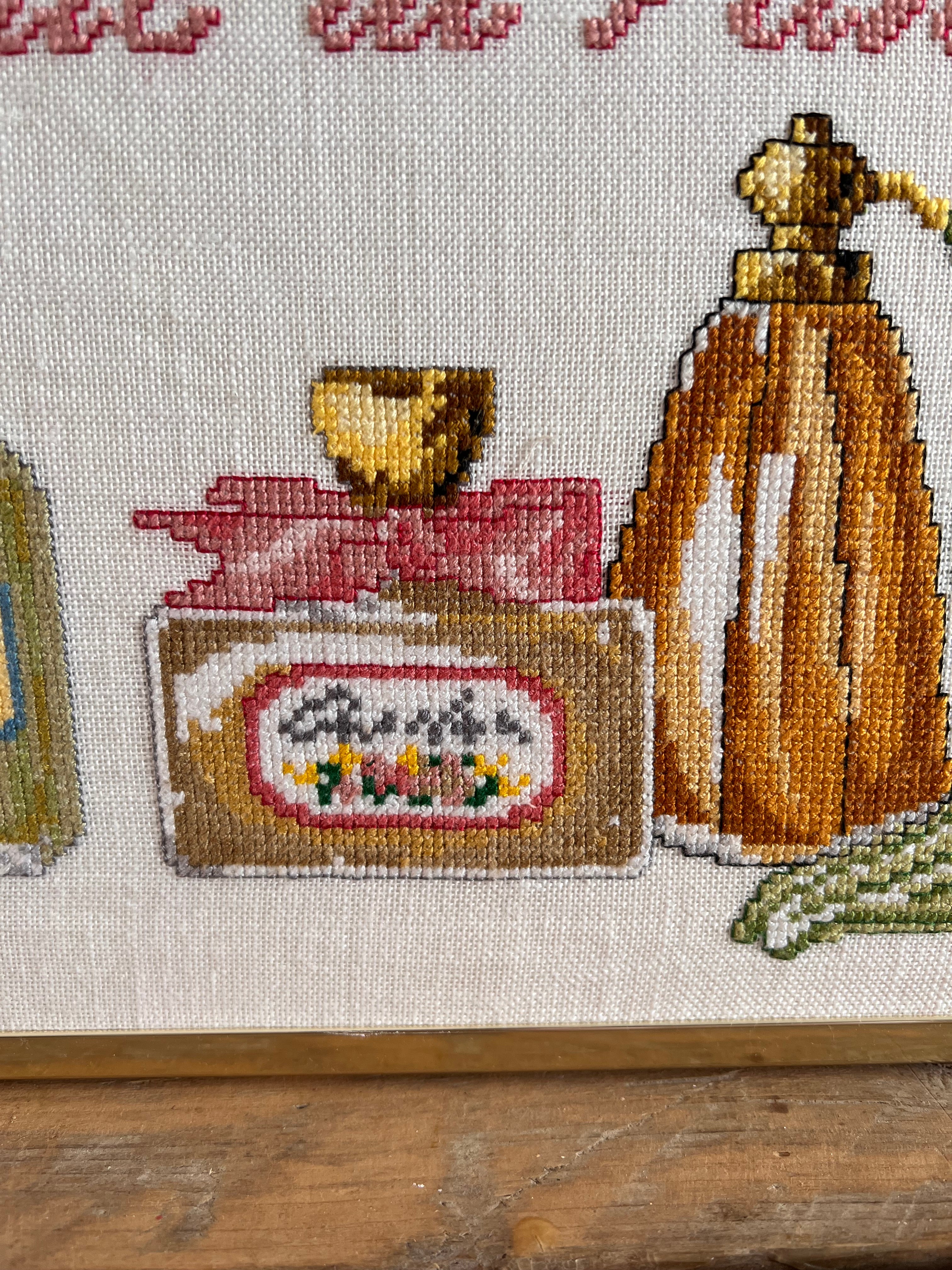 Embroidery perfume bottles