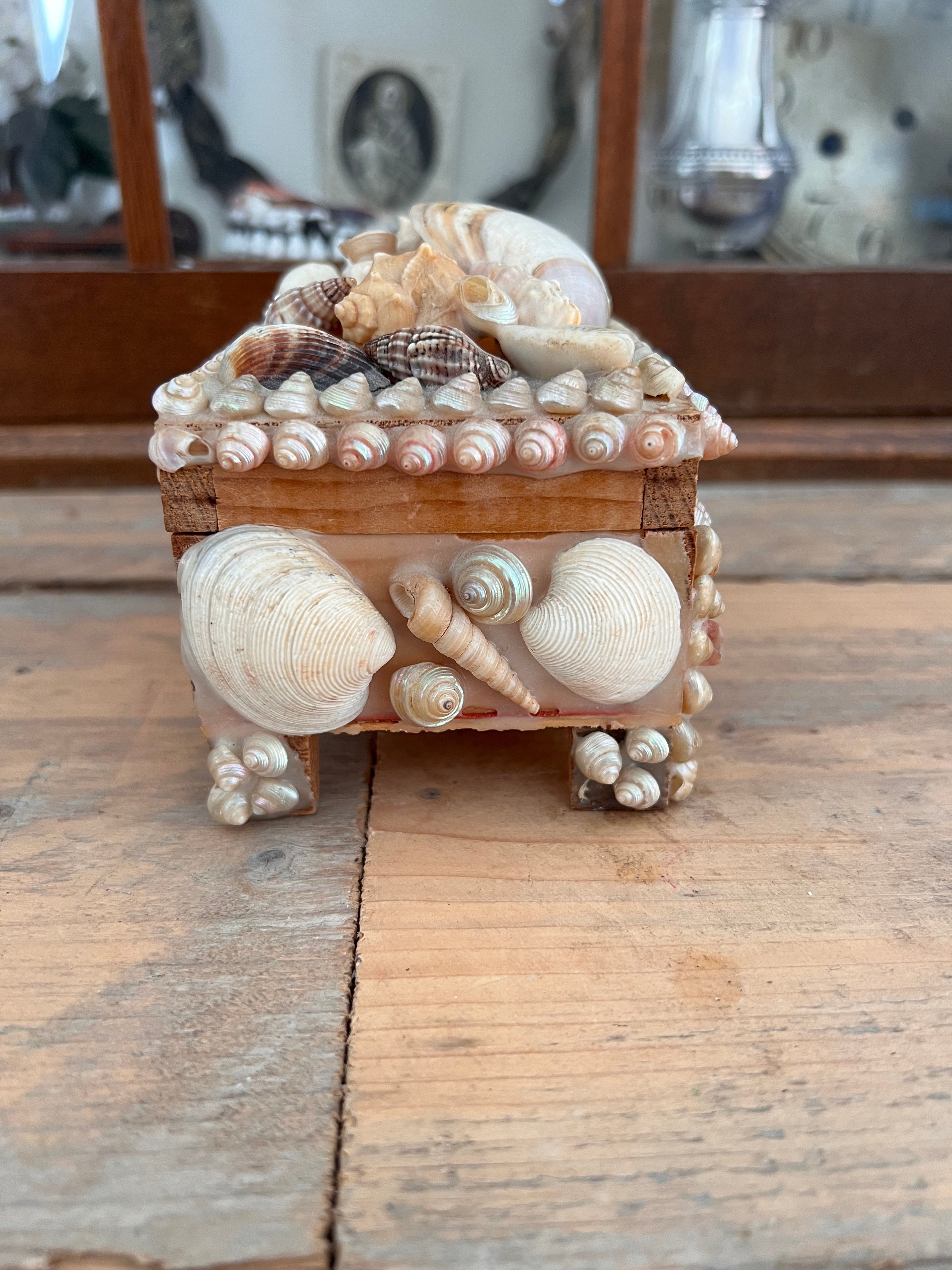 Vintage schelpen opbergdoosje