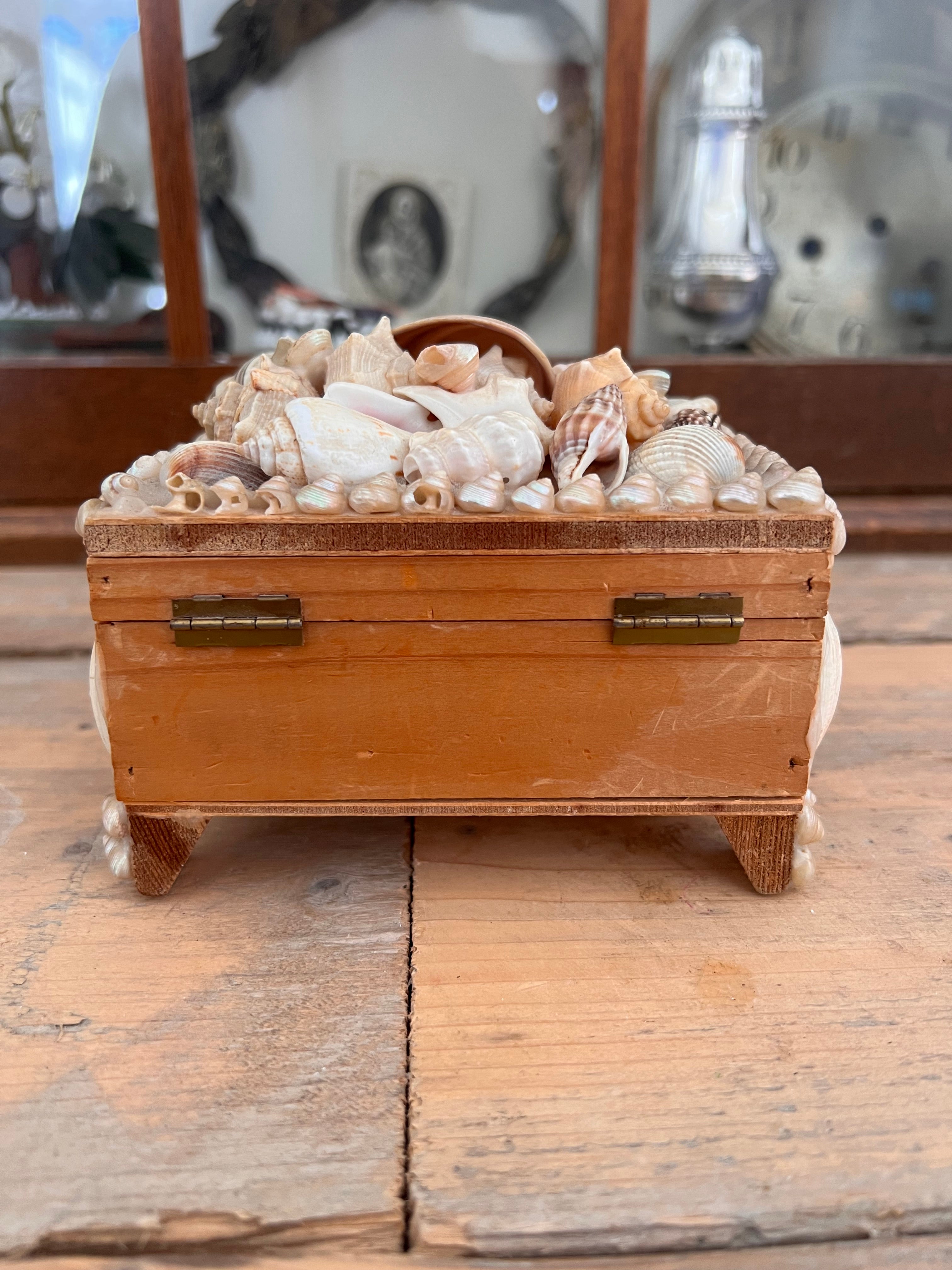 Vintage schelpen opbergdoosje