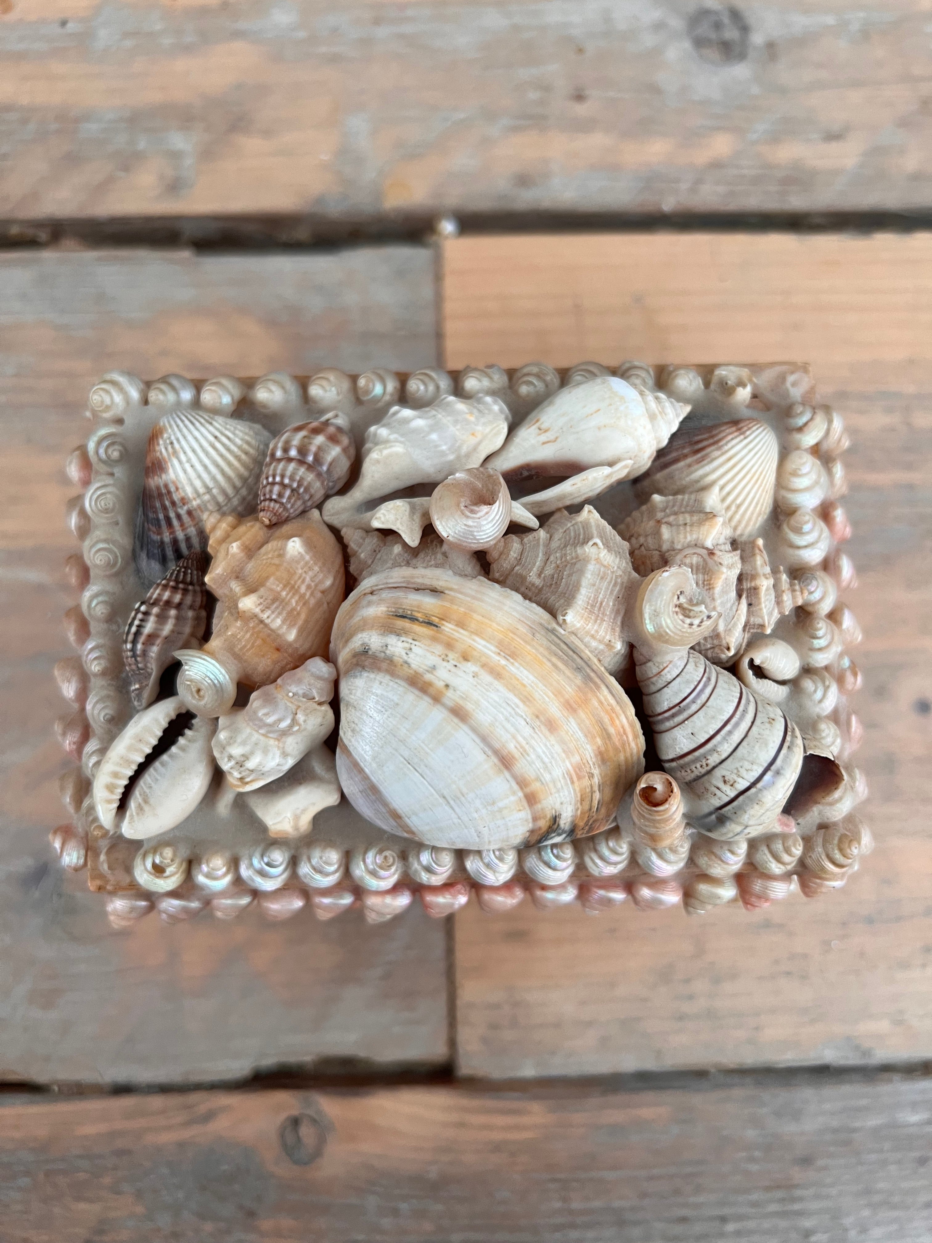 Vintage schelpen opbergdoosje