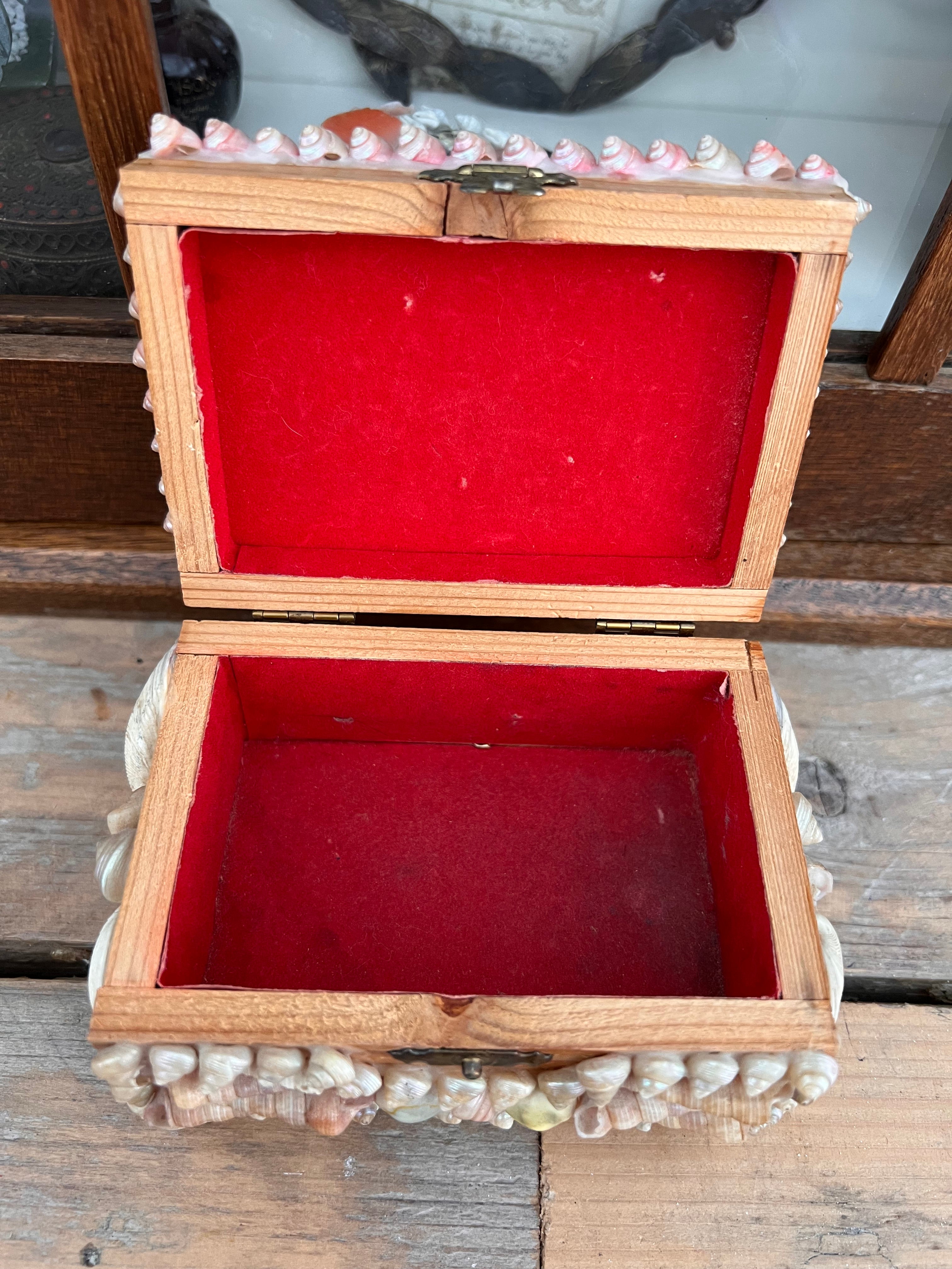 Vintage schelpen opbergdoosje