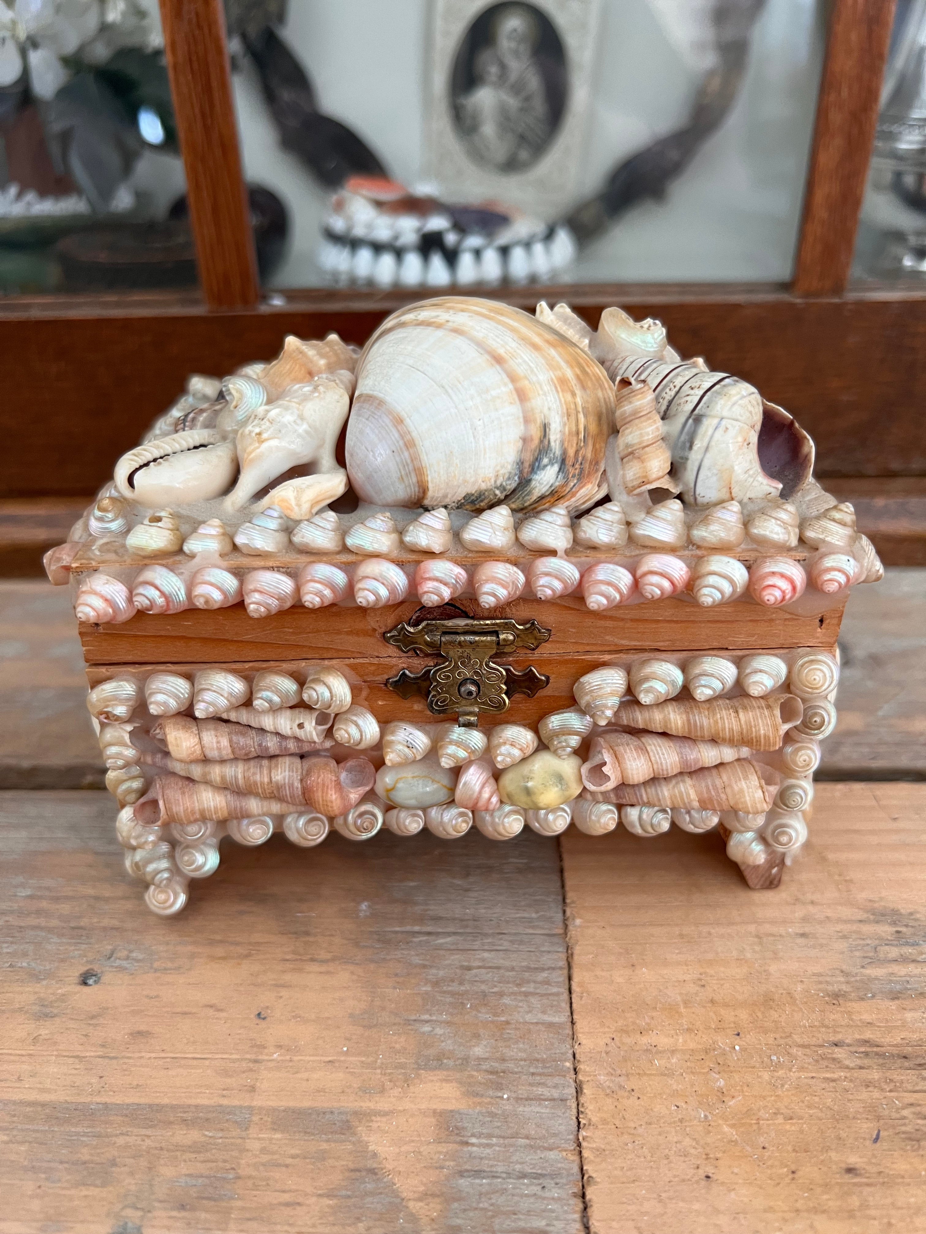 Vintage schelpen opbergdoosje