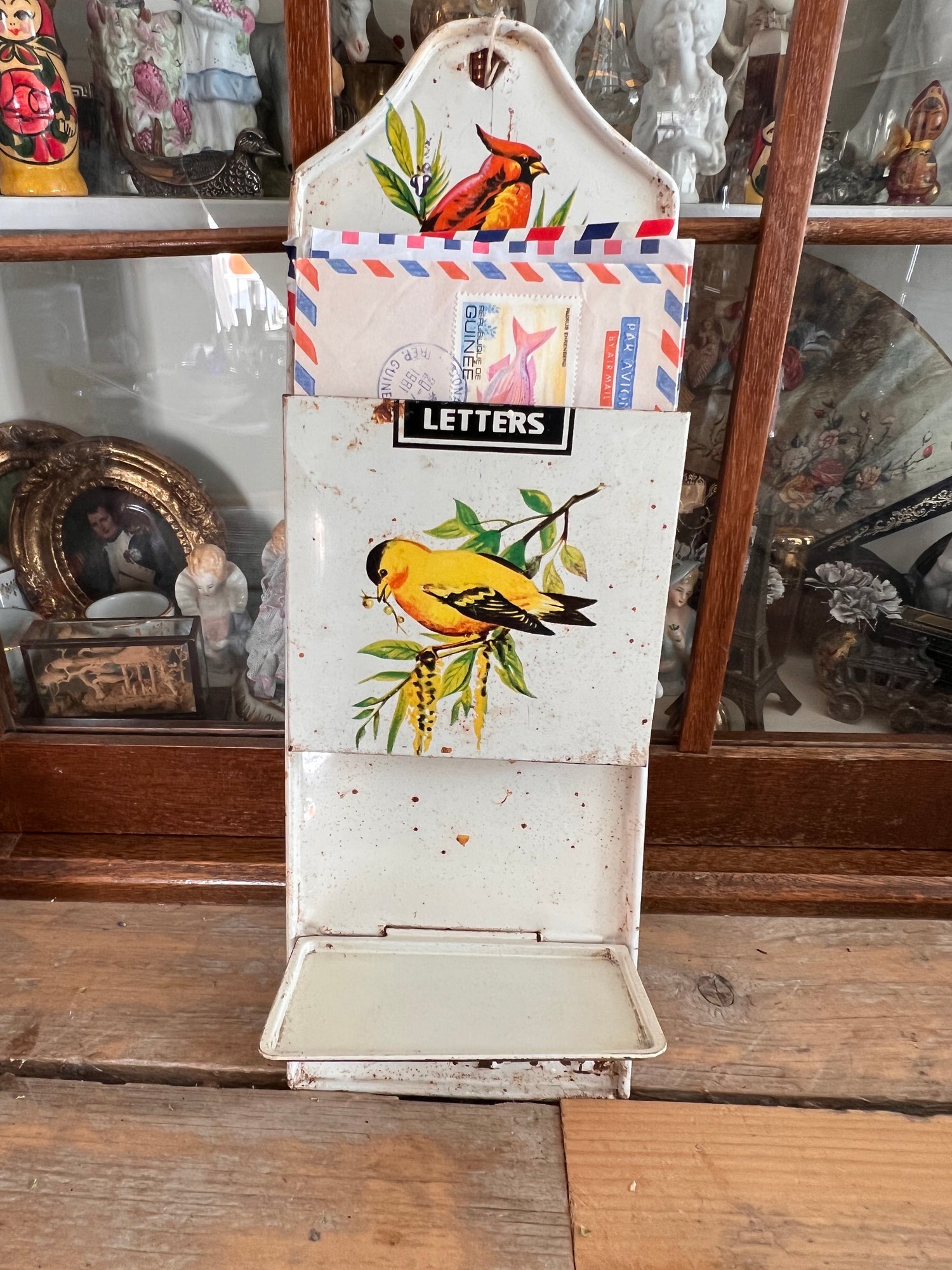 Metal letter rack birds