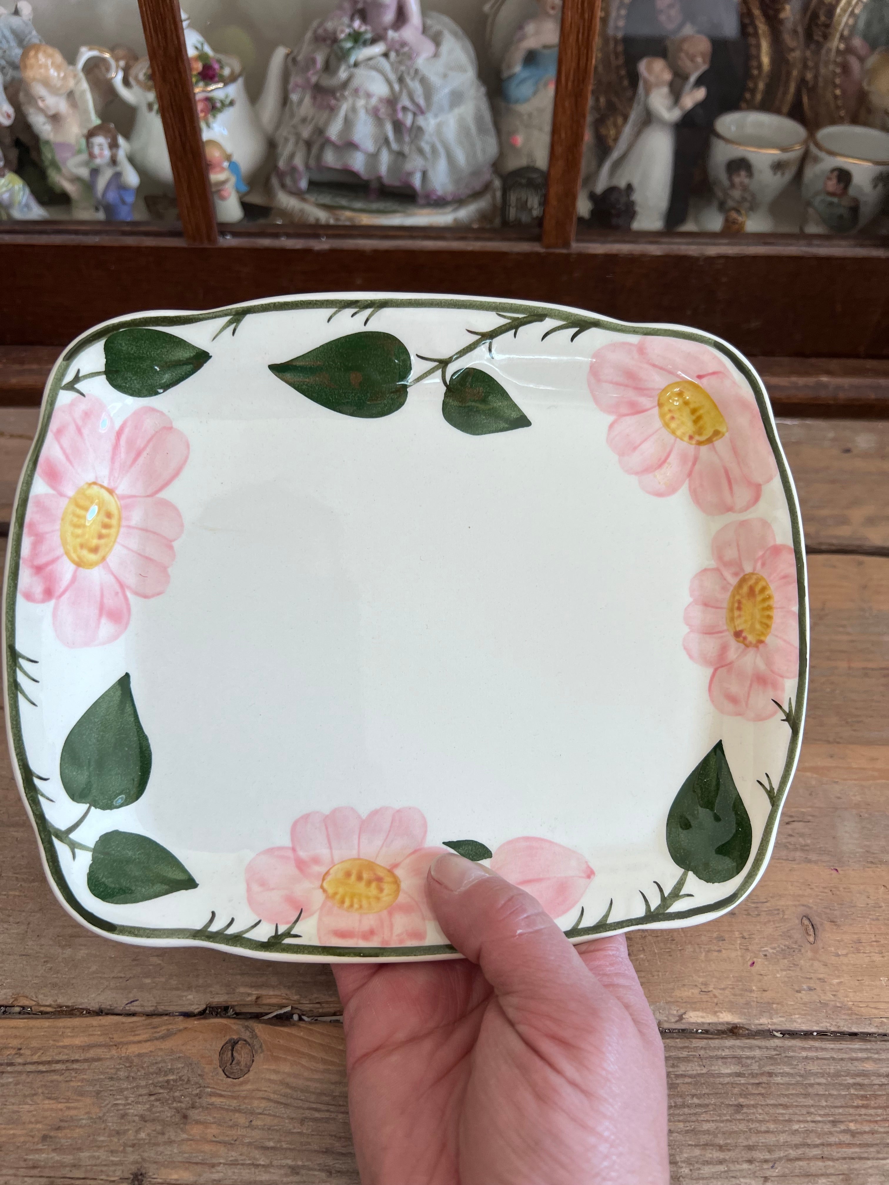 Villeroy & Boch serveerschaaltje, Wild Rose serveerschaaltje, rechthoekig serveerschaaltje, vintage Villeroy & Boch, Villeroy & Boch Wild Rose servies, retro serveerschaaltje, porselein serveerschaaltje, Wild Rose collectie, Villeroy & Boch servies kopen.