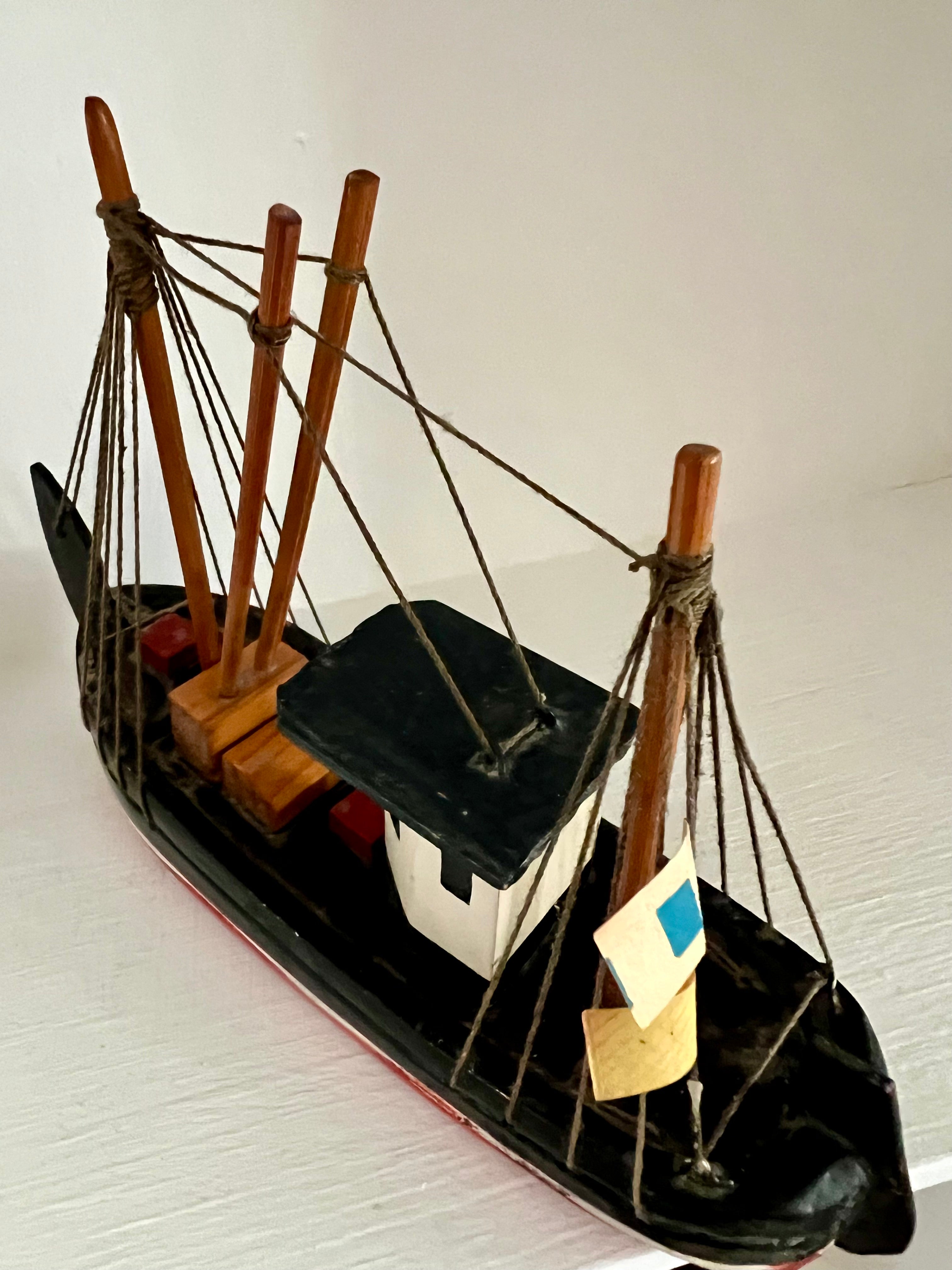 Zeilbootje van hout