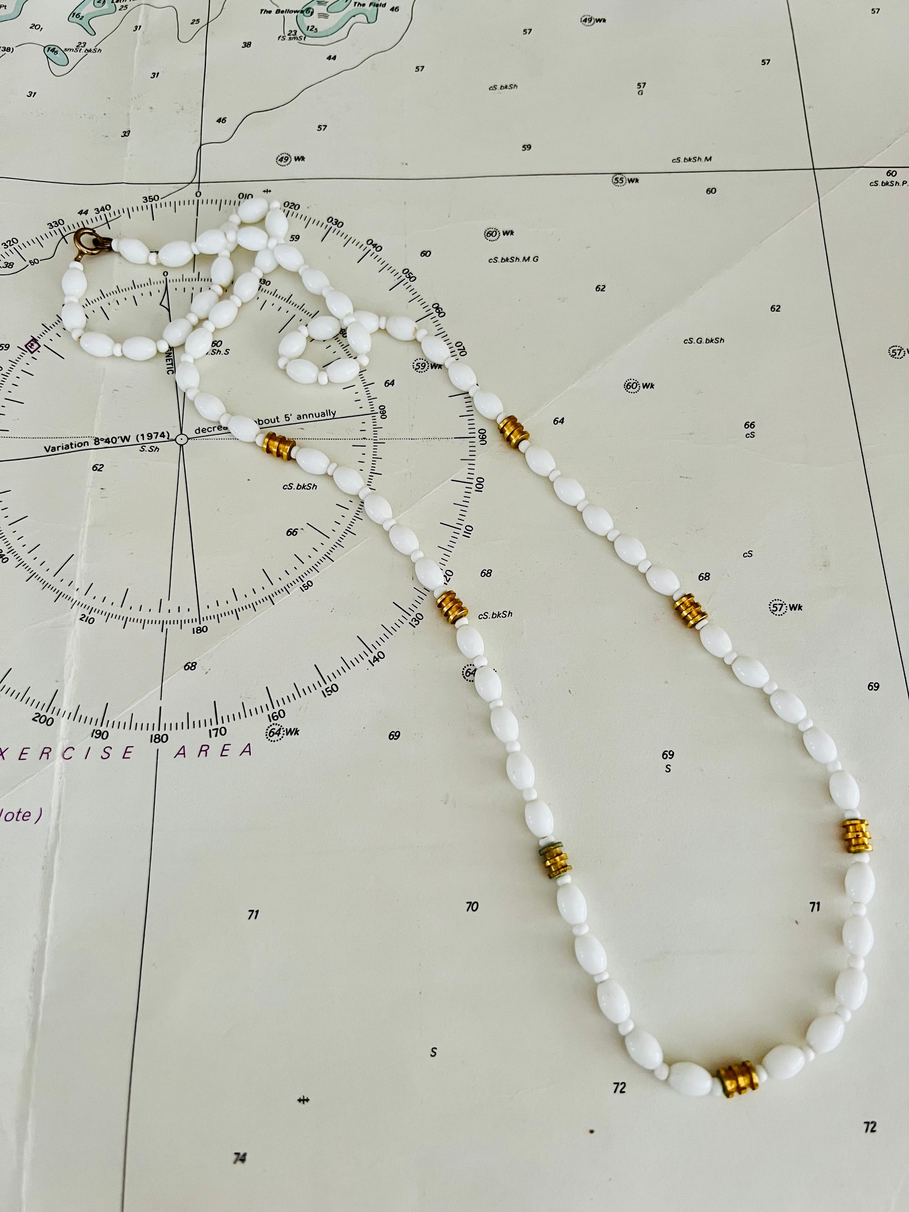 Witte vintage ketting van glaskralen