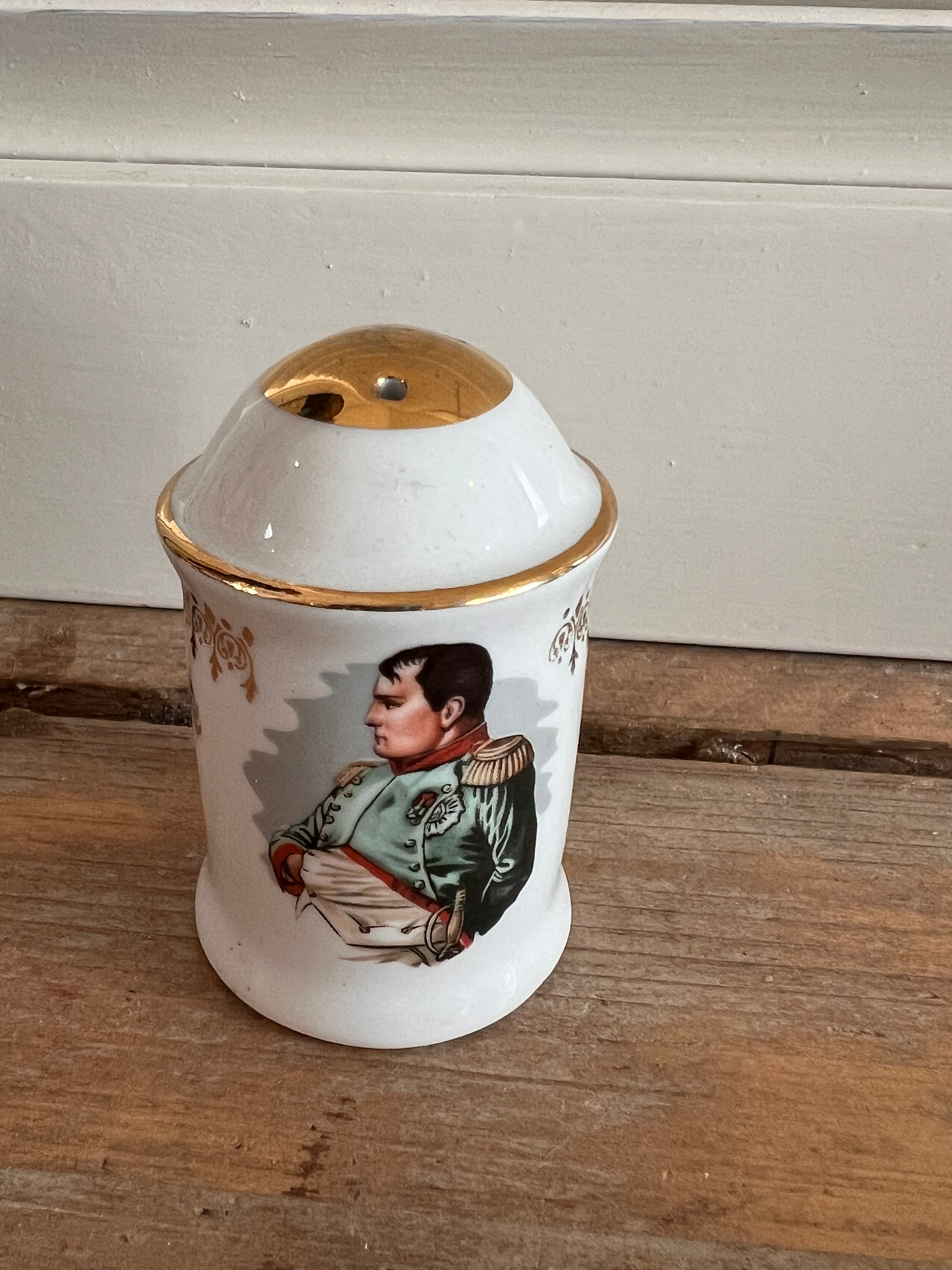 Napoleon en Josephine eierdopjes met zoutvaatje