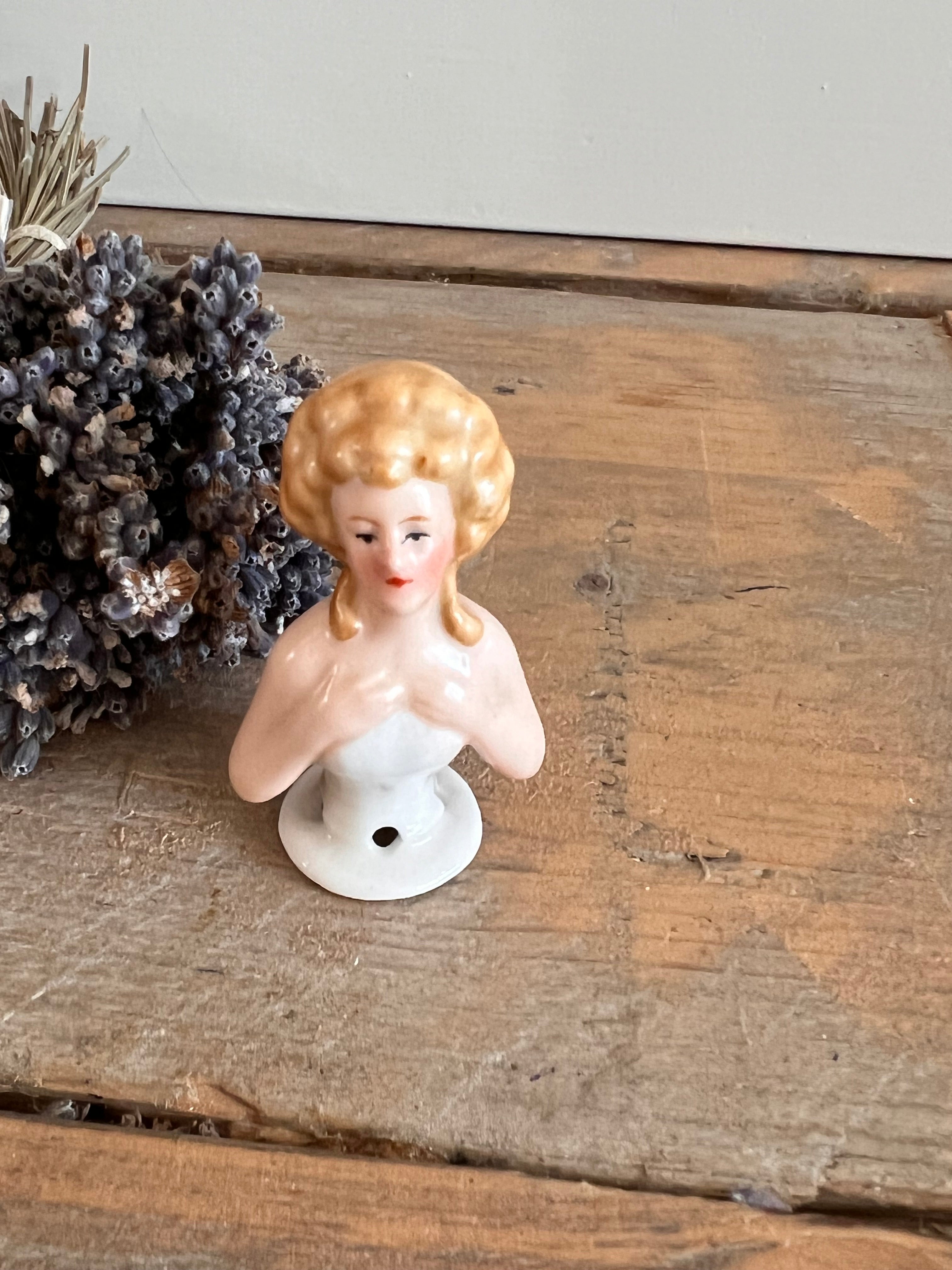Antieke half doll