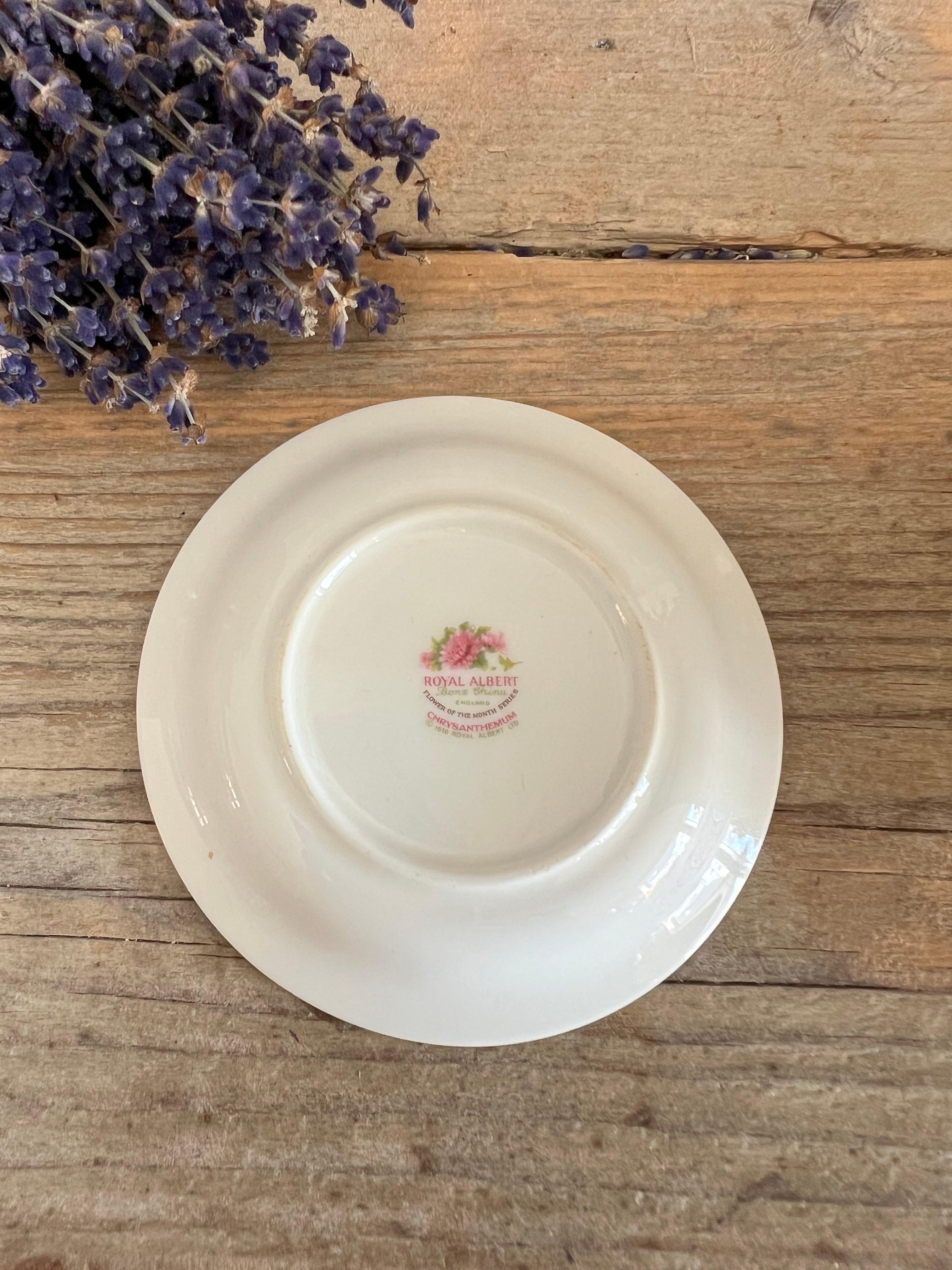 Flower of the month Royal Albert