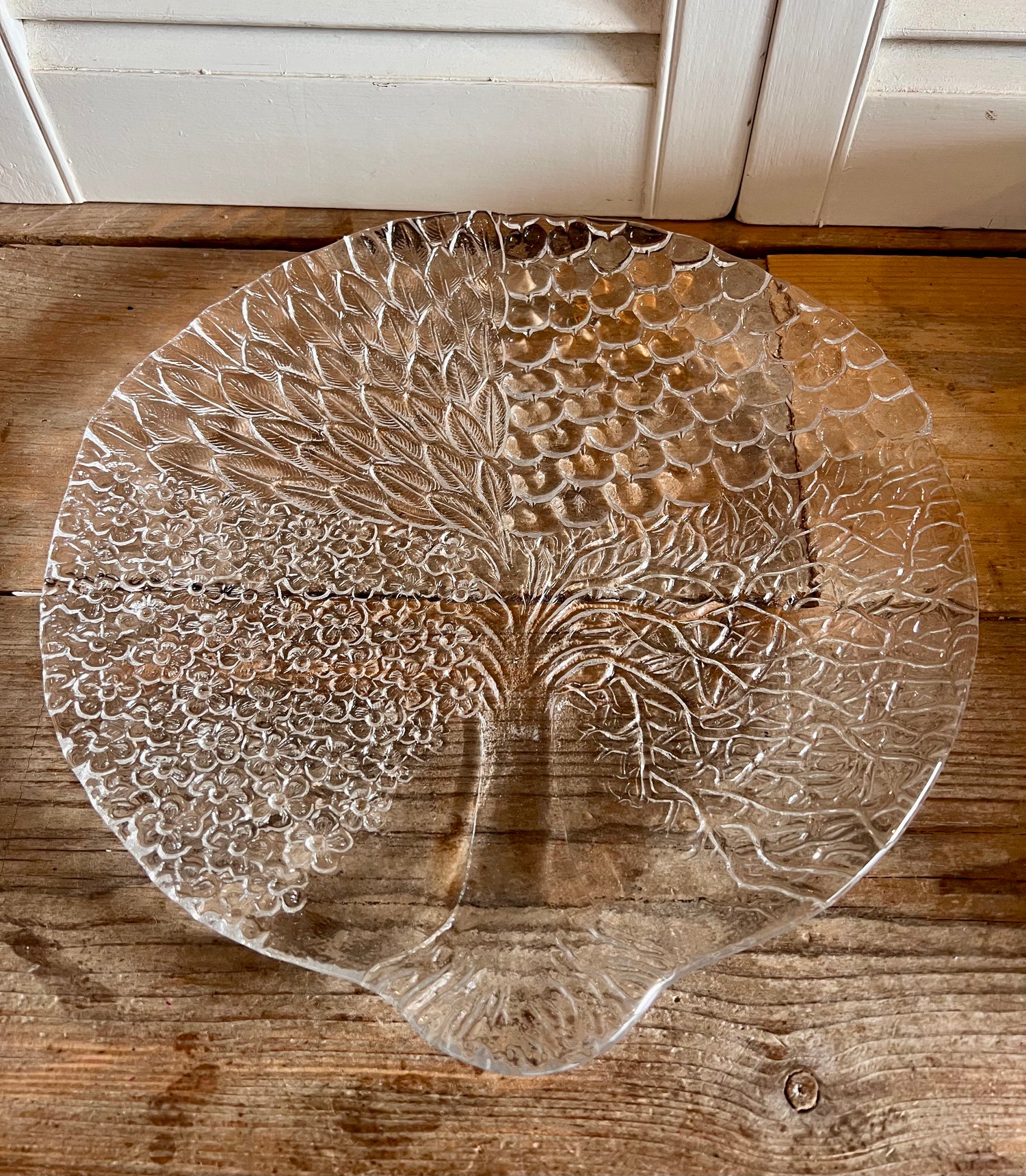 serveerbord Walther Glas, jaren 70 serveerbord, groot serveerbord glas, serveerbord levensboom, vier seizoenen bord, vintage serveerbord, retro serveerbord glas, tafelaccessoires glas, Walther Glas design bord, uniek serveerplateau