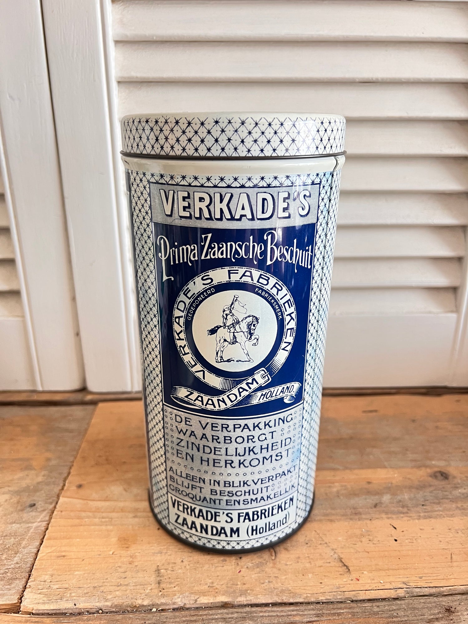 - Verkade beschuitbus &amp;nbsp;
- Verkade Prima Zaansche Beschuit &amp;nbsp;
- vintage beschuitbus &amp;nbsp;
- jubileumuitgave Verkade &amp;nbsp;
- beschuitbus 1986 &amp;nbsp;
- blauw wit decor beschuitbus &amp;nbsp;
- jubileumbus Verkade &amp;nbsp;
- retro keuken accessoires &amp;nbsp;
- collectors item Verkade &amp;nbsp;