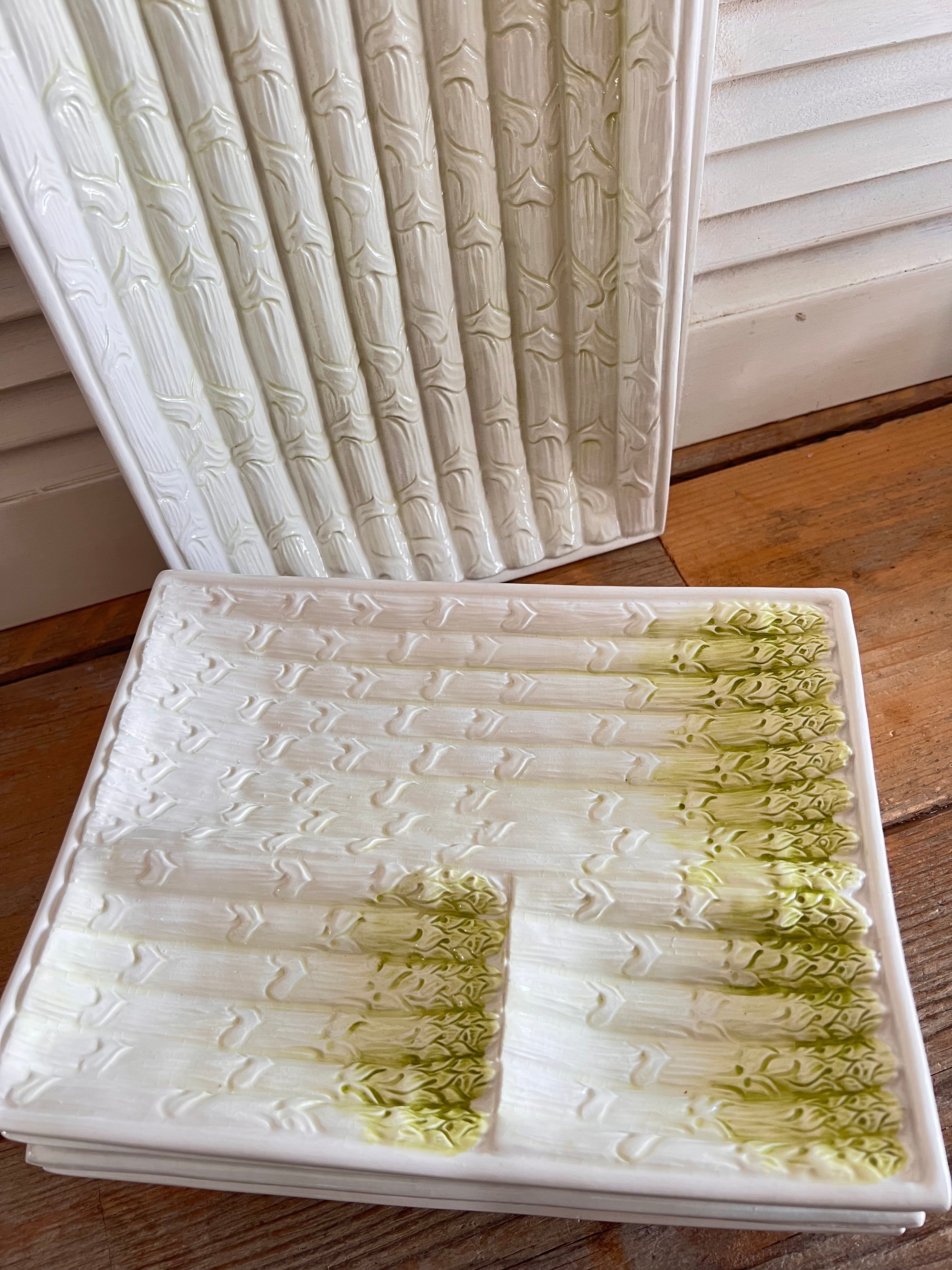 barbotine aspergeset, aspergerelief keramiek, vintage serveerschaal, antiek servies, barbotine servies, asperges serveren, keramiek met aspergerelief, craquelé keramiek.