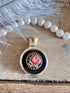 miniatuurparfumflesje petit point, parfumflesje uit Wenen, filigraan schroefdopje, borduurwerk roos, antiek miniatuur parfumflesje, traditioneel borduurwerk, verzamelobject parfumflesje.