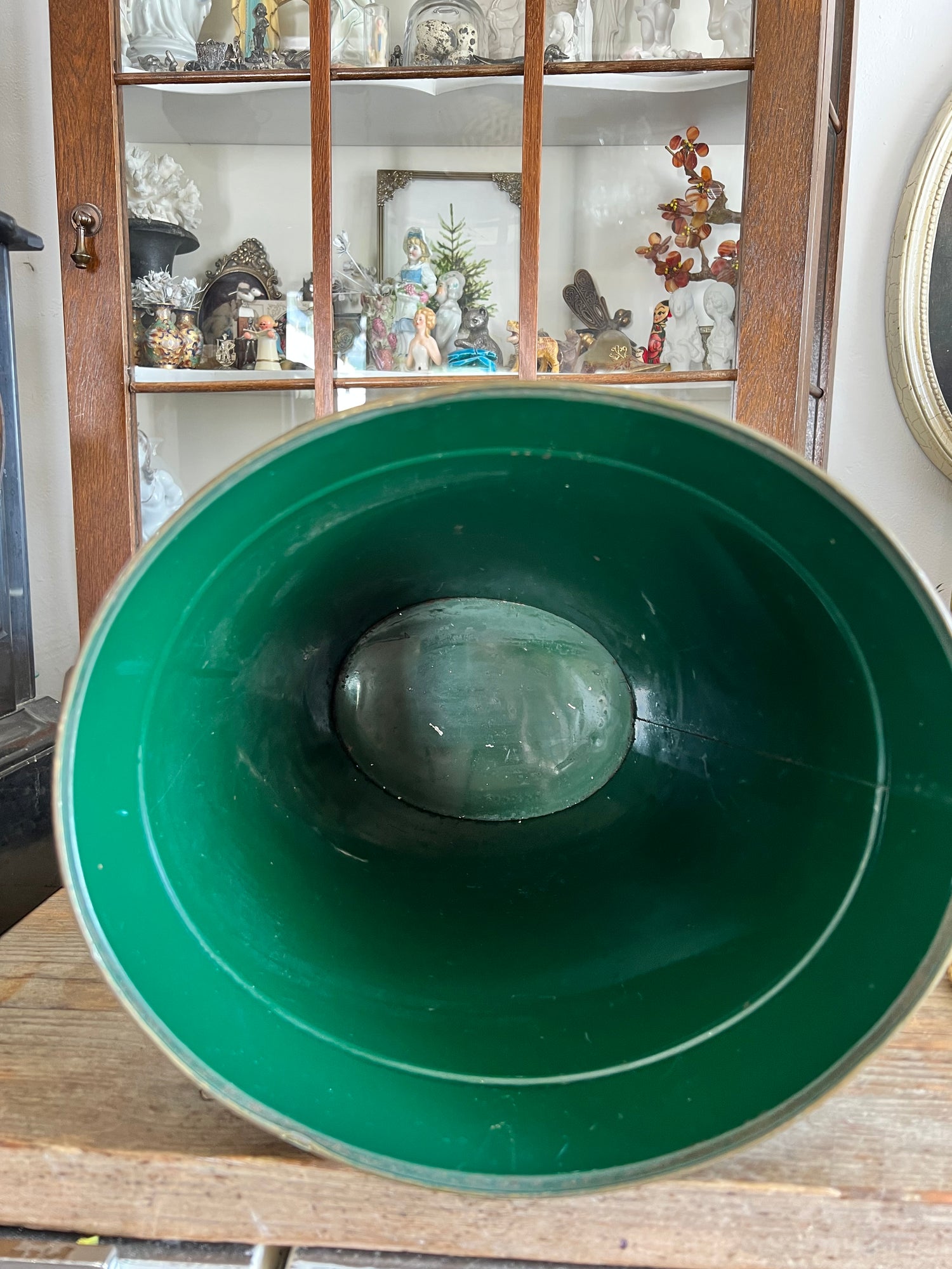 Metalen prullenbak met vogels