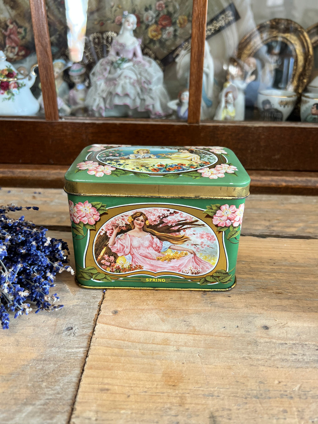 Vierseizoenen blikje Art Nouveau stijl