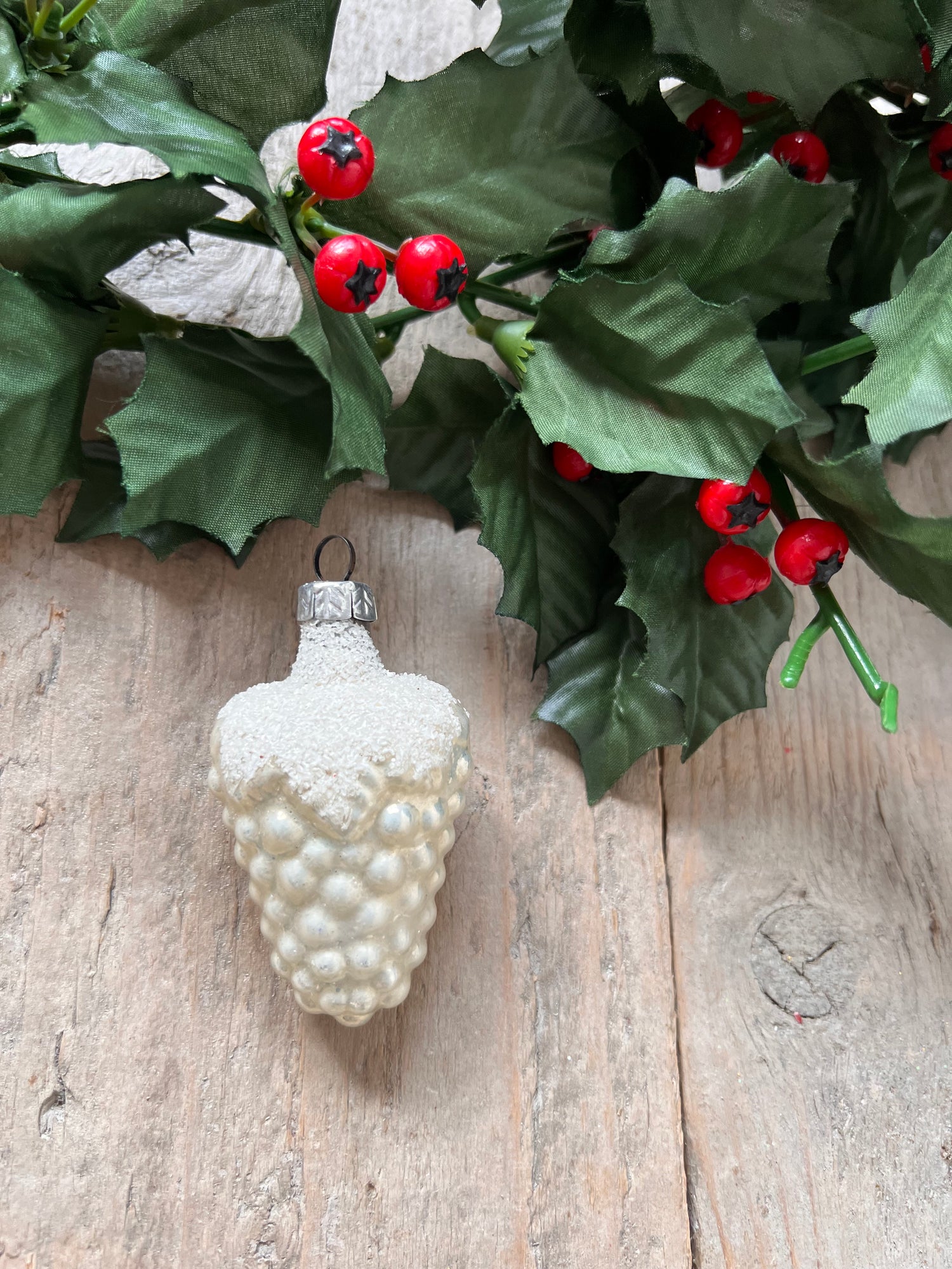 Witte druiventros kerstbal vintage