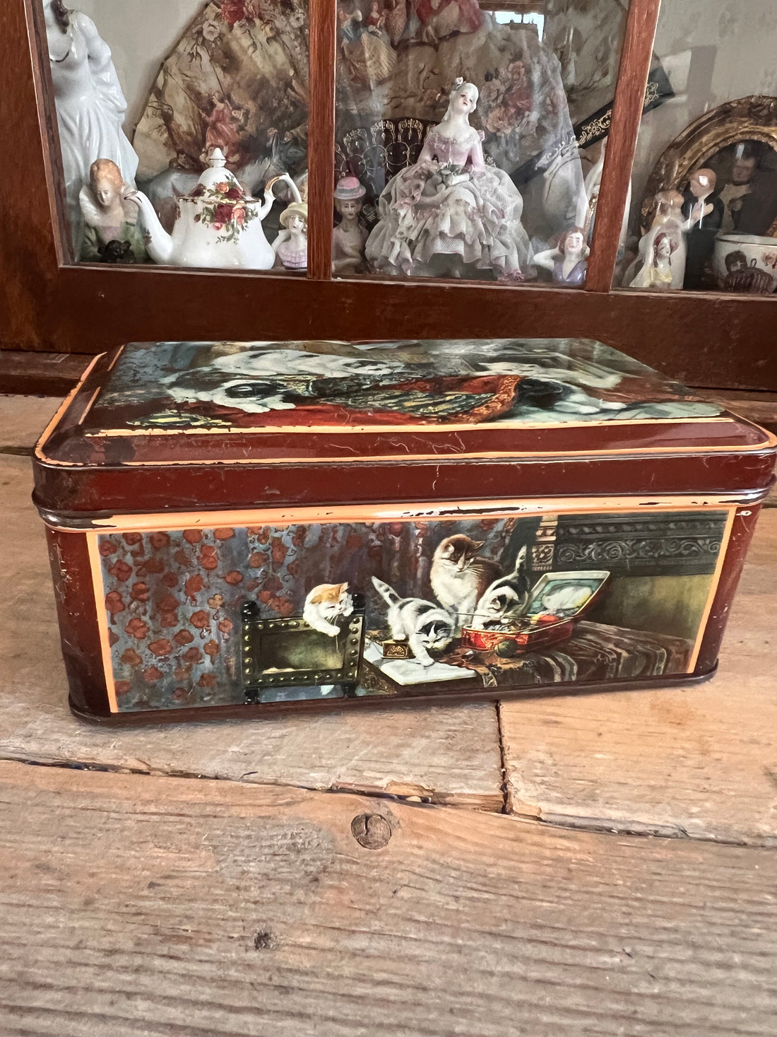 Brocante blik met kittens