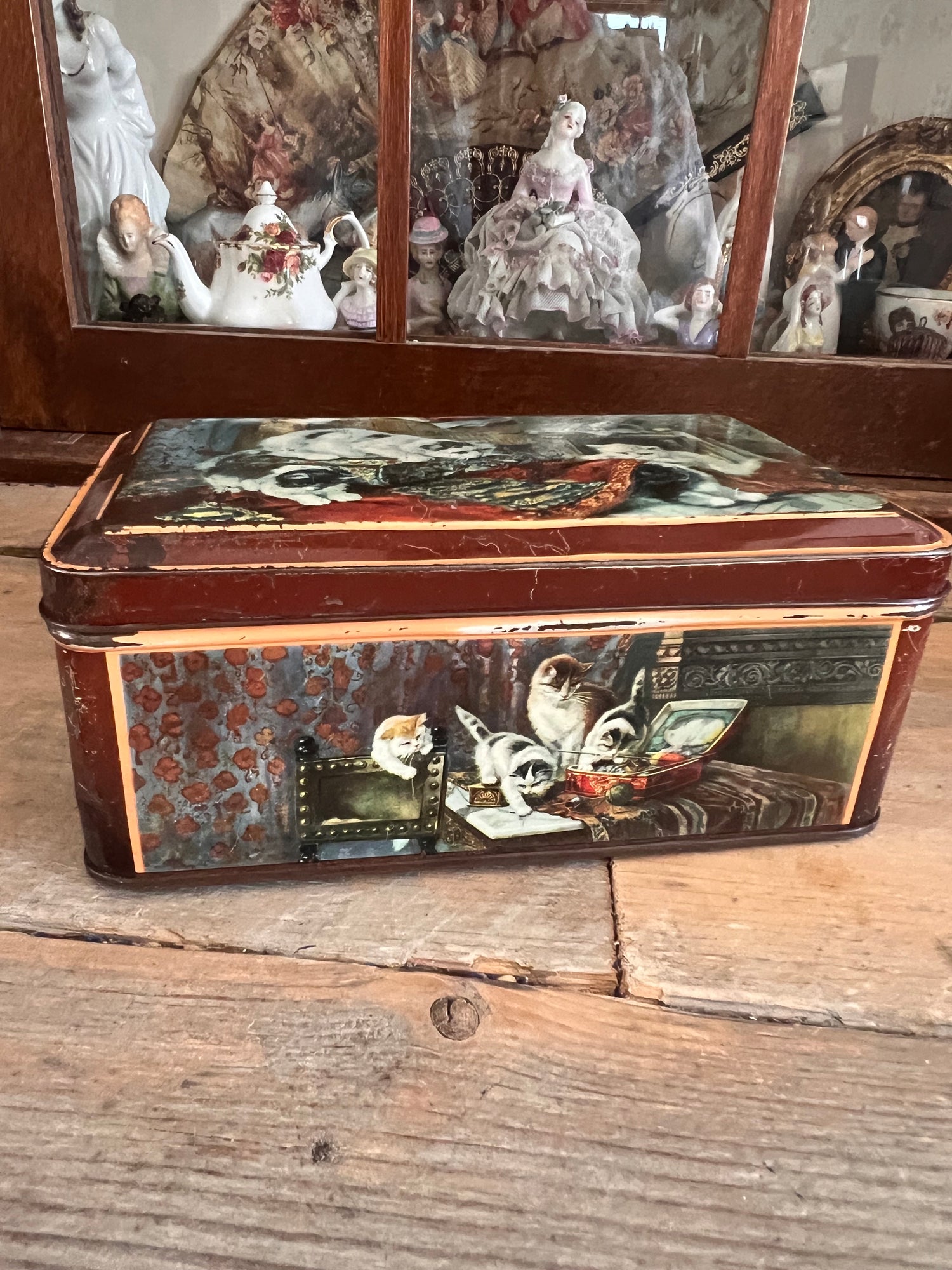 Brocante blik met kittens