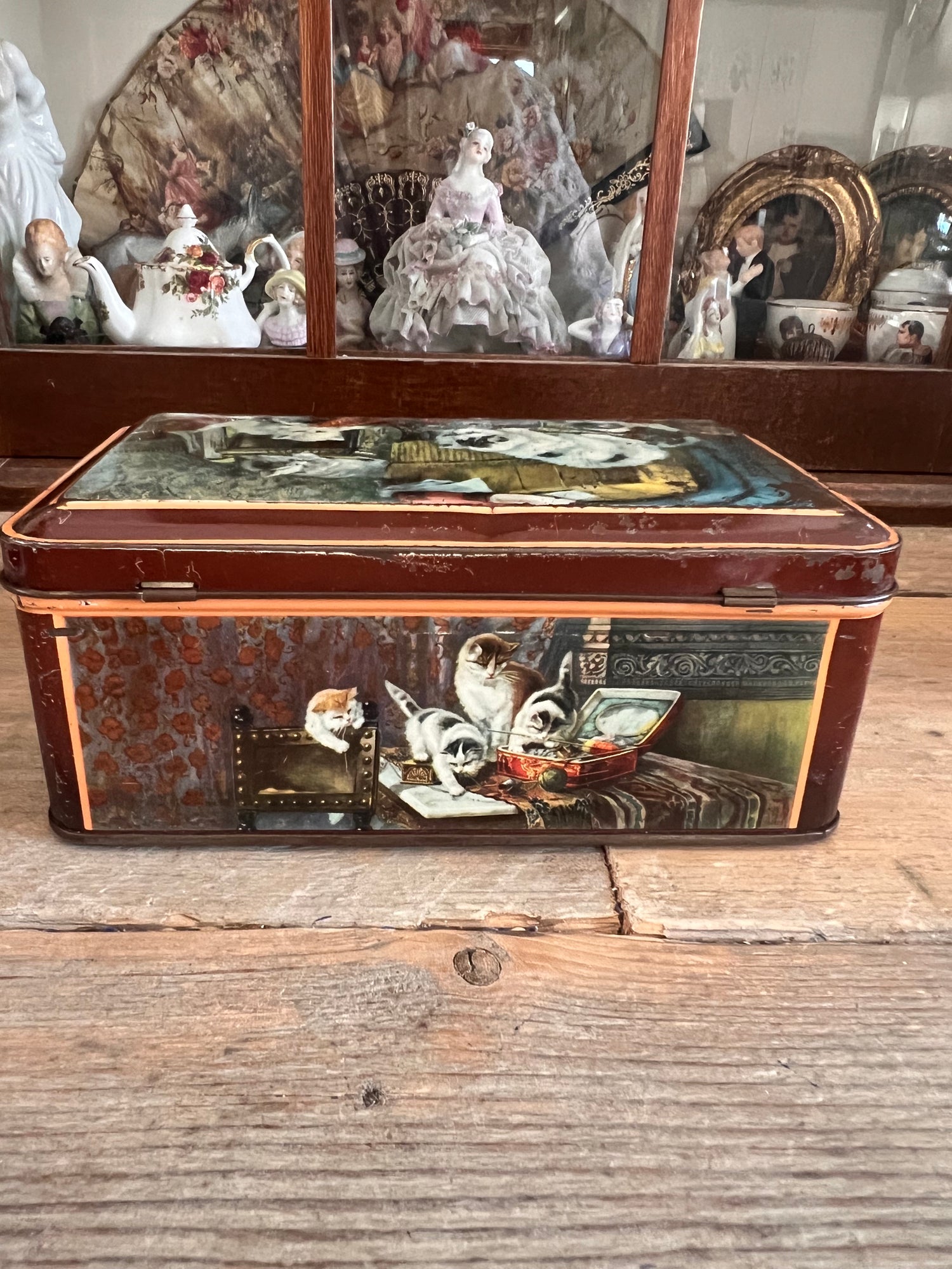 Brocante blik met kittens