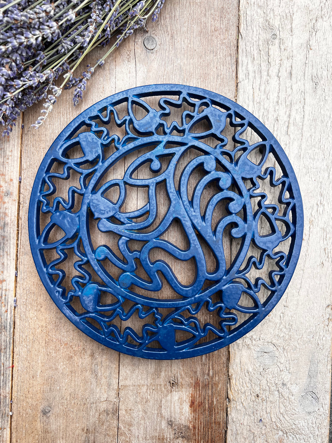 Franse onderzetter van gietijzer - donkerblauw, eekhoorn